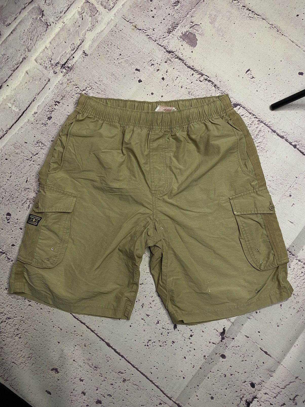 Nike MENS Nike Cargo Swoosh Tab Logo Shorts All Nude vintage Size US 34 / EU 50 - 1 Thumbnail