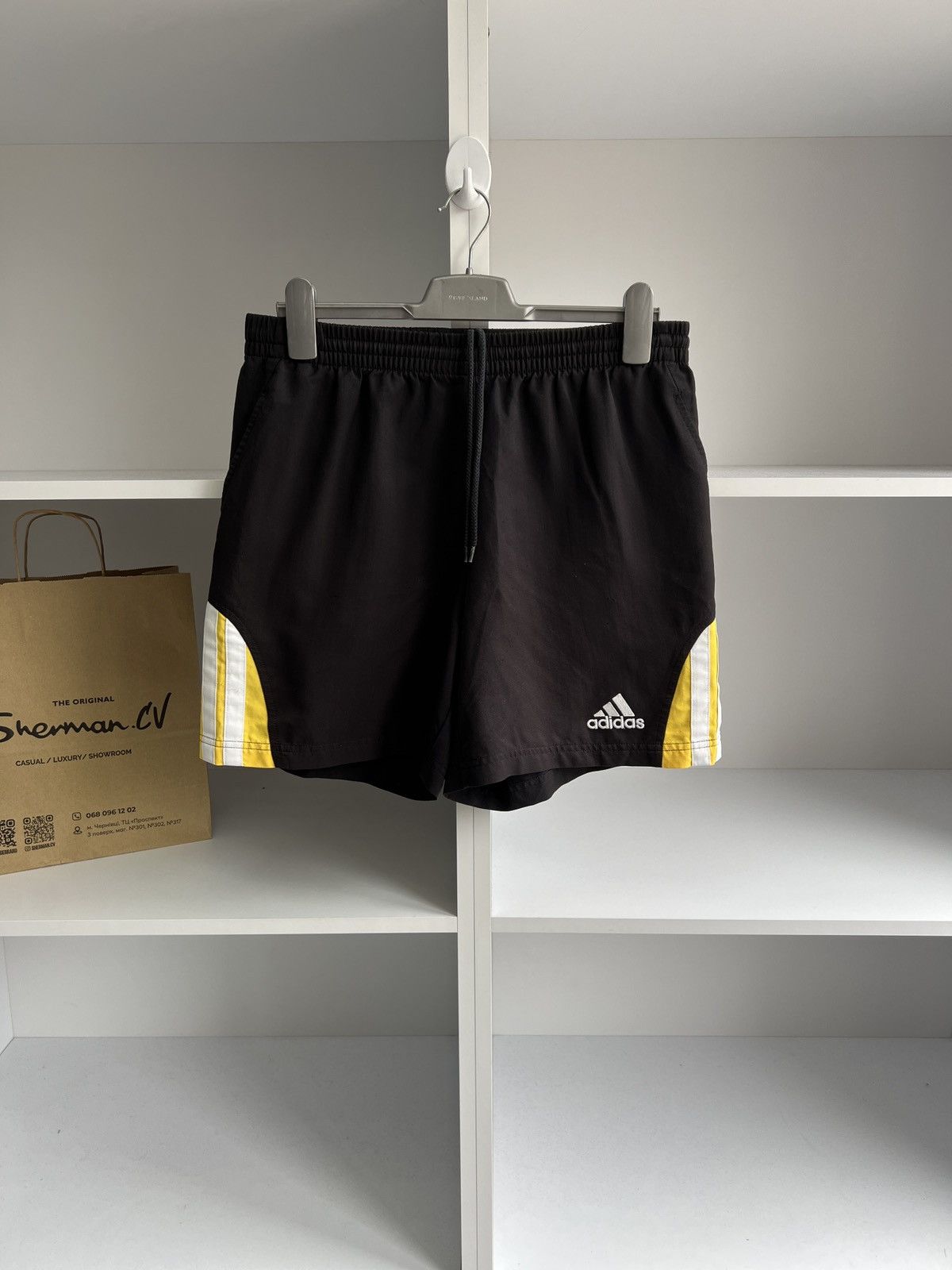 Adidas × Vintage Vintage Adidas Shorts 90s style Size US 32 / EU 48 - 1 Thumbnail