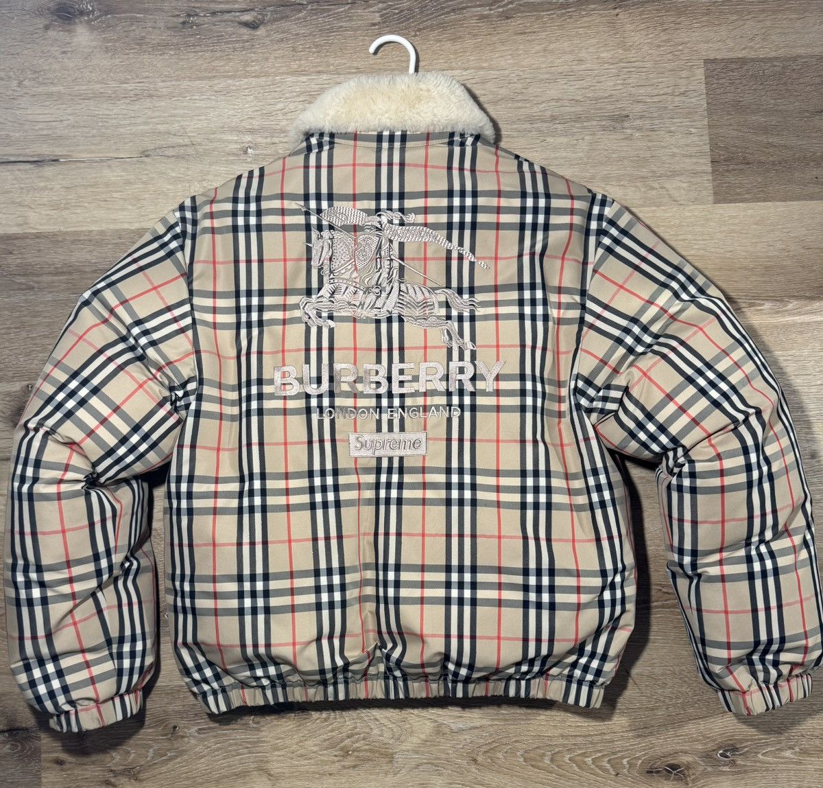 Burberry × Supreme Supreme Burberry Shearling Collar Down Puffer 