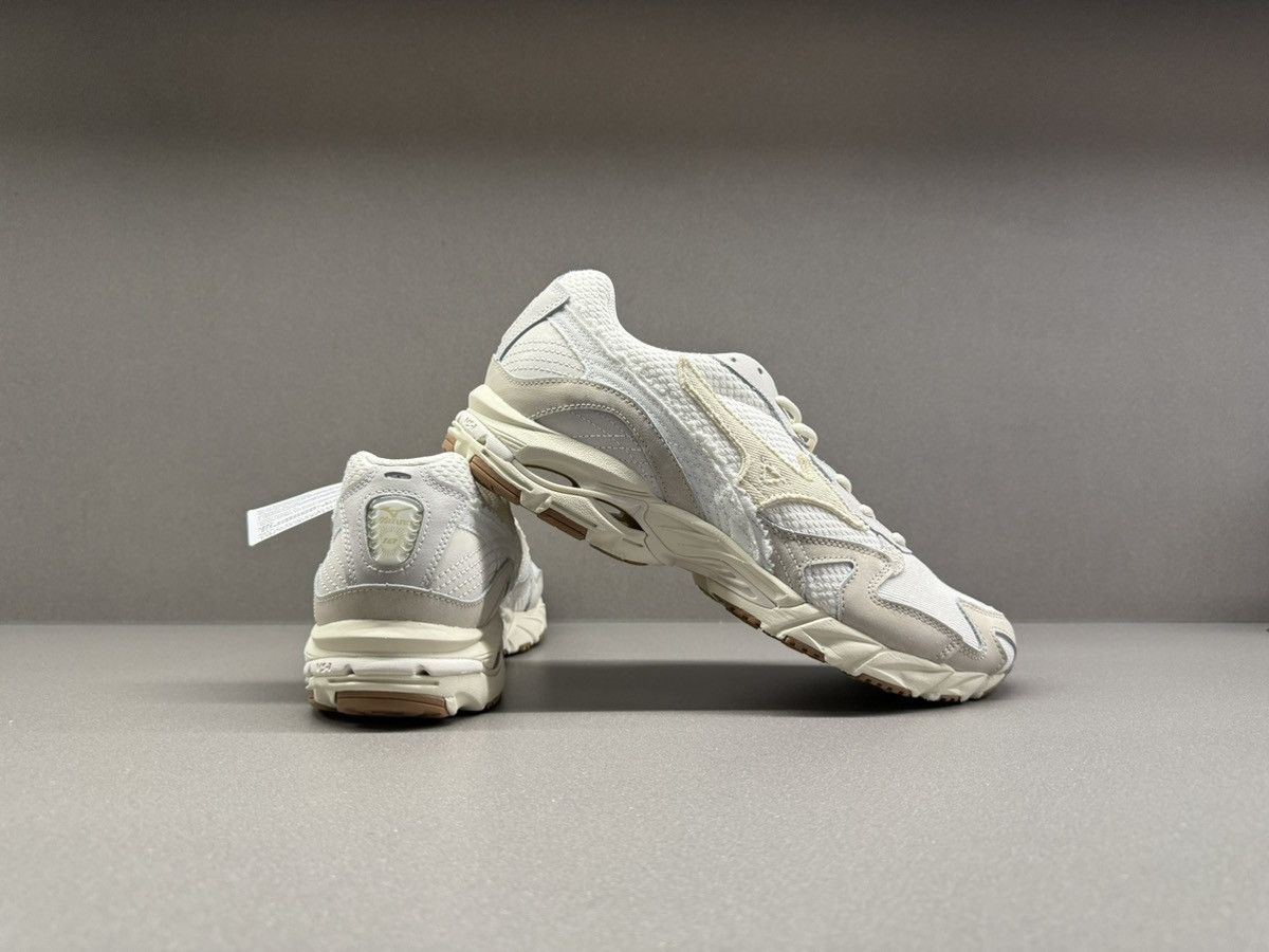 Mizuno Mizuno Wave Rider 10 Premium Sashico Pack Off White Size US 8.5 / EU 41-42 - 7 Thumbnail