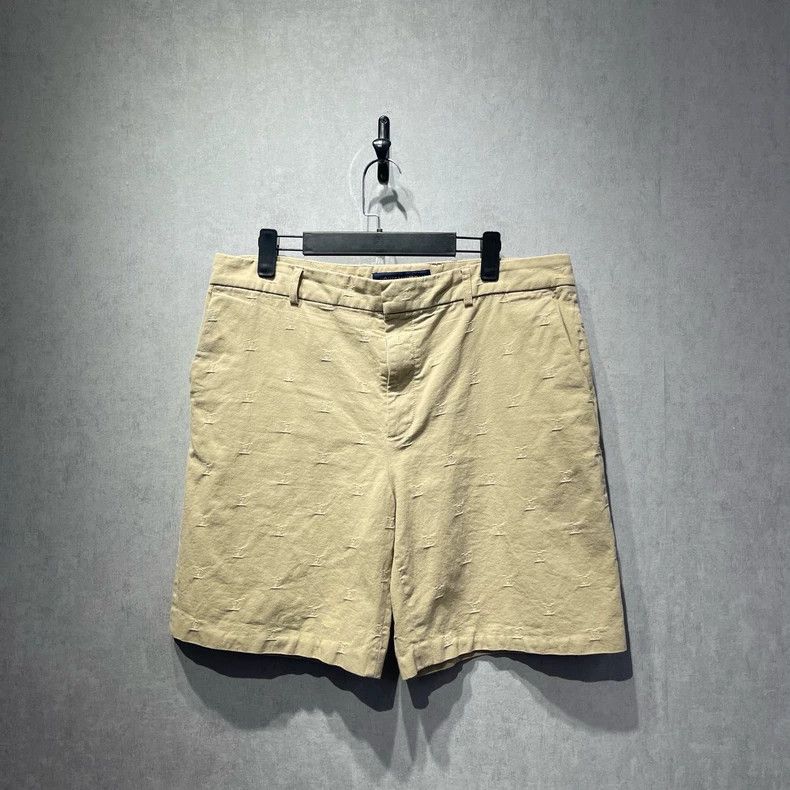 Louis Vuitton Louis Vuitton size US 54 Casual shorts with full logo short Size US 38 / EU 54 - 1 Thumbnail