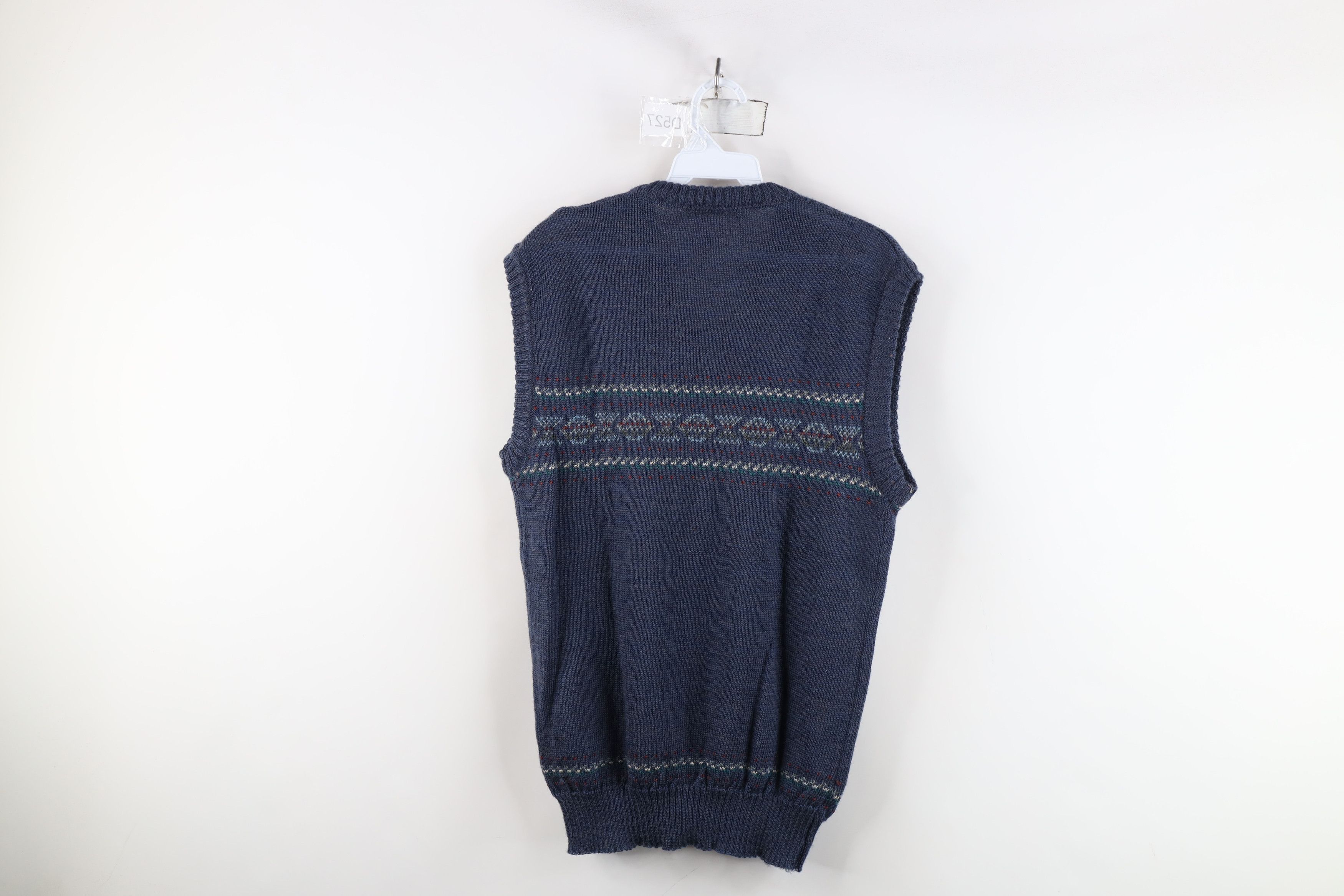 Vintage Vintage 70s Streetwear Fair Isle Knit V-Neck Sweater Vest Size US M / EU 48-50 / 2 - 8 Thumbnail