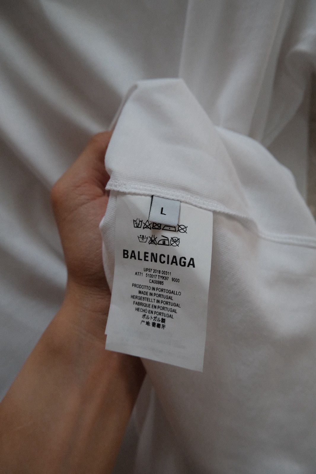 Balenciaga SS17 White Kering Tshirt Size US L / EU 52-54 / 3 - 6 Thumbnail