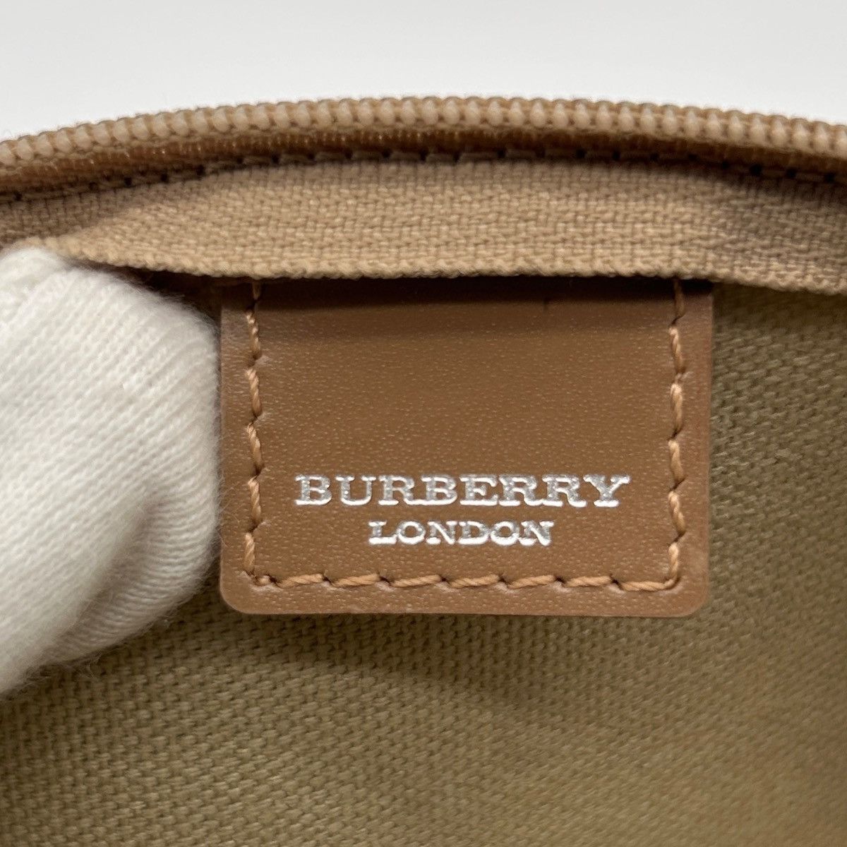 Burberry Vintage Reworked Pink Burberry Shoulder Bag Size ONE SIZE - 7 Thumbnail