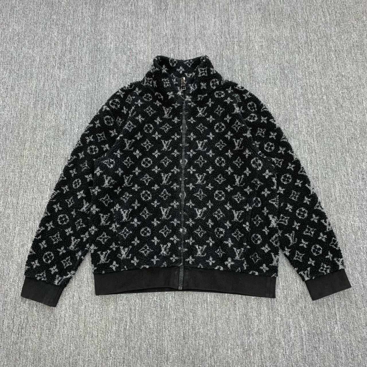 Louis Vuitton lv black monogram teddy jacket size XL Size US XL / EU 56 / 4 - 1 Thumbnail