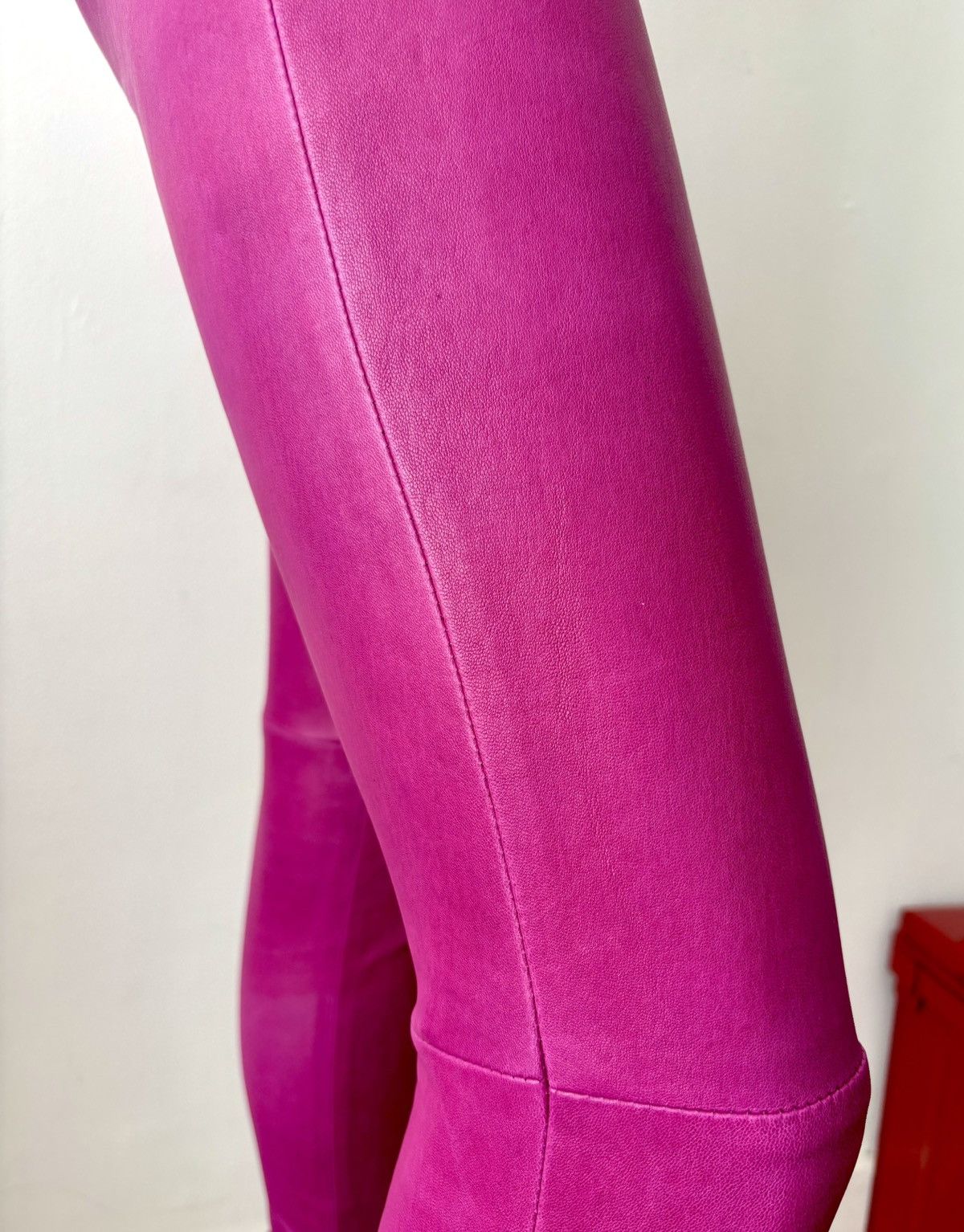 Balenciaga Balenciaga leather pink trousers XS Size 25" / US 0 / IT 36 - 18 Thumbnail