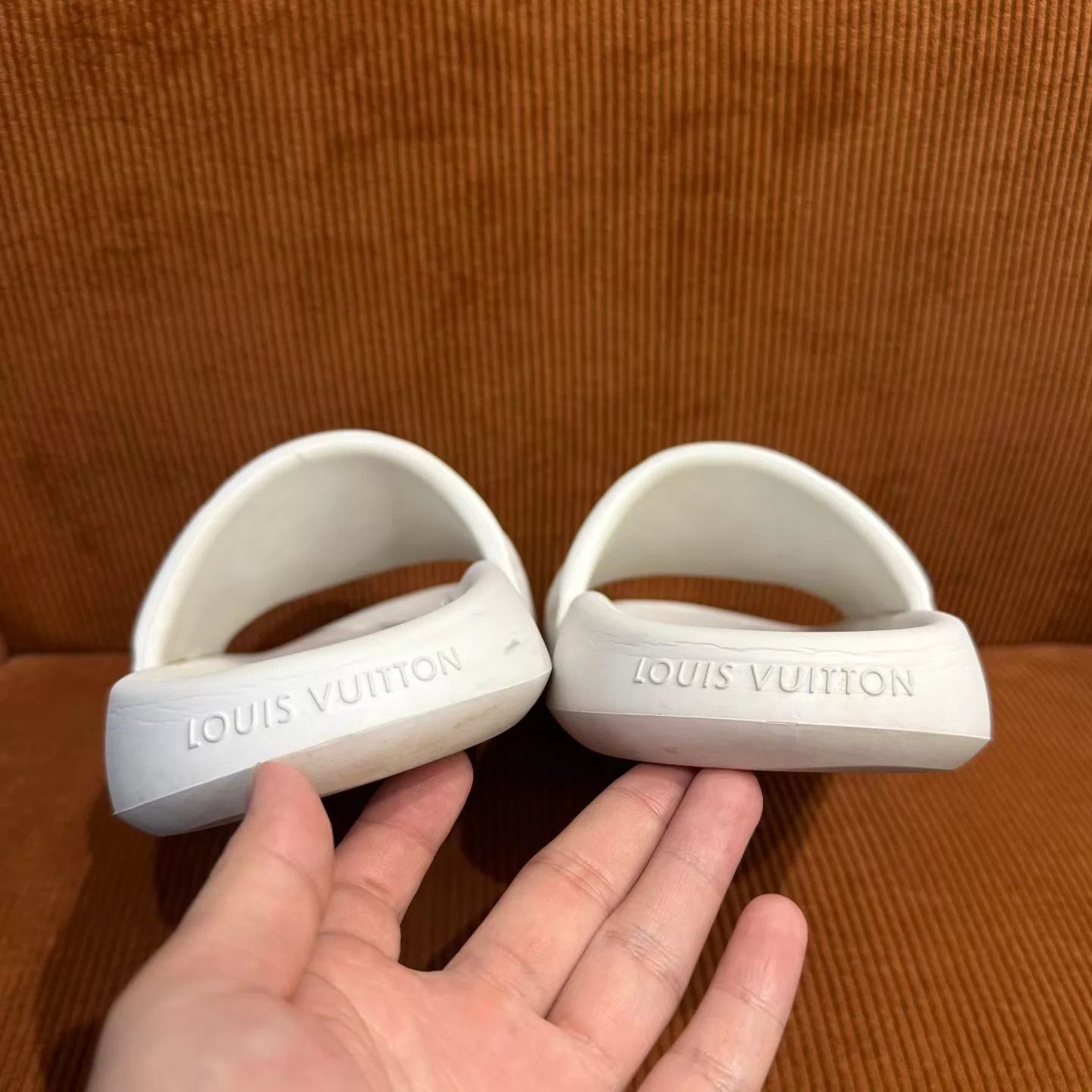 Louis Vuitton LV White Monogram Embossed Slippers UK9/EUR43 Good Condition Size US 10 / EU 43 - 3 Thumbnail