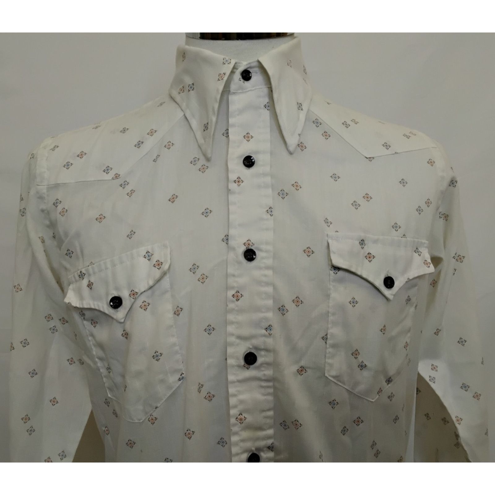 Wrangler Wrangler Long Tails Button Up Shirt Men's M White VTG 70's Size US M / EU 48-50 / 2 - 5 Thumbnail