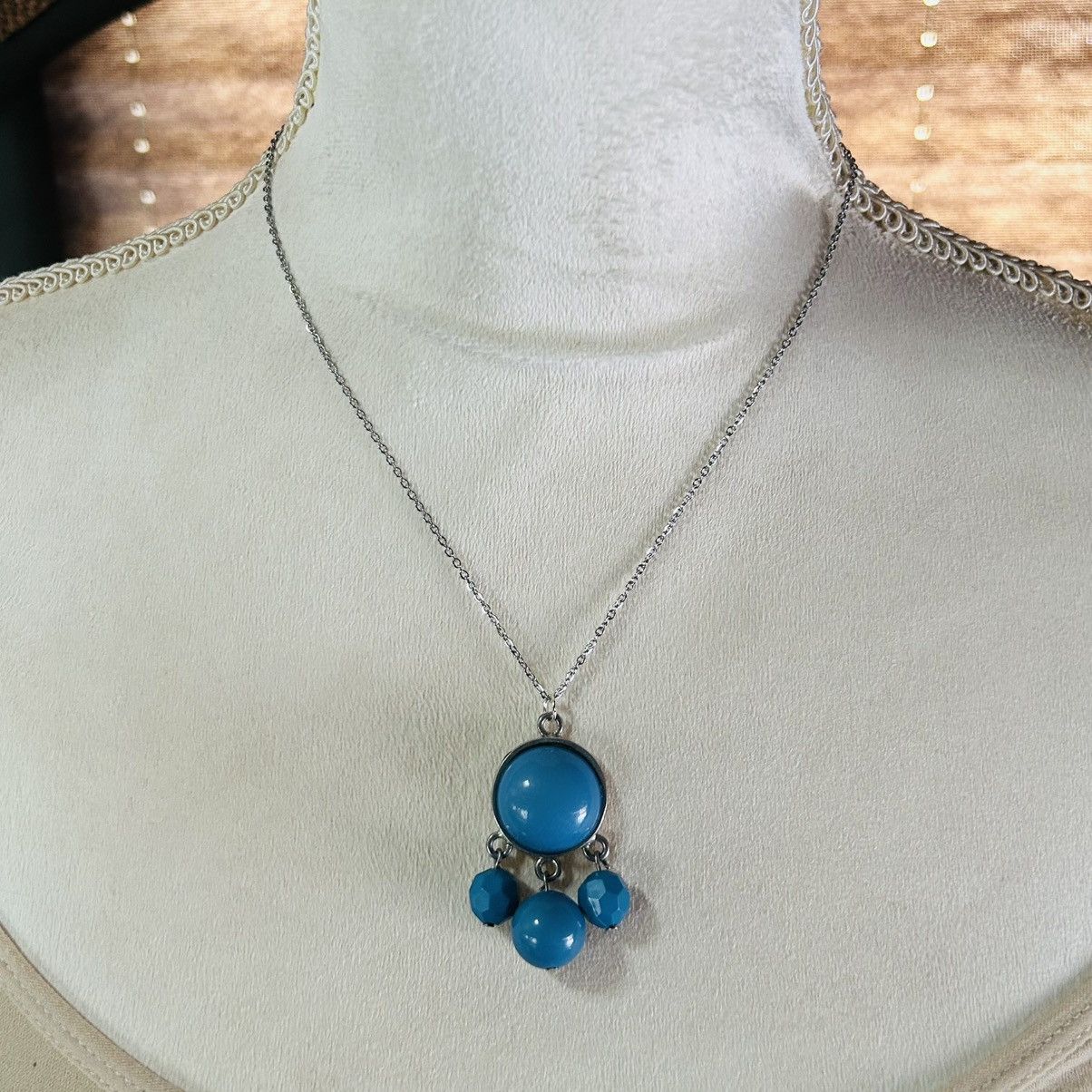 Handmade Handcrafted azure blue acrylic beaded pendant necklace Size ONE SIZE - 2 Thumbnail