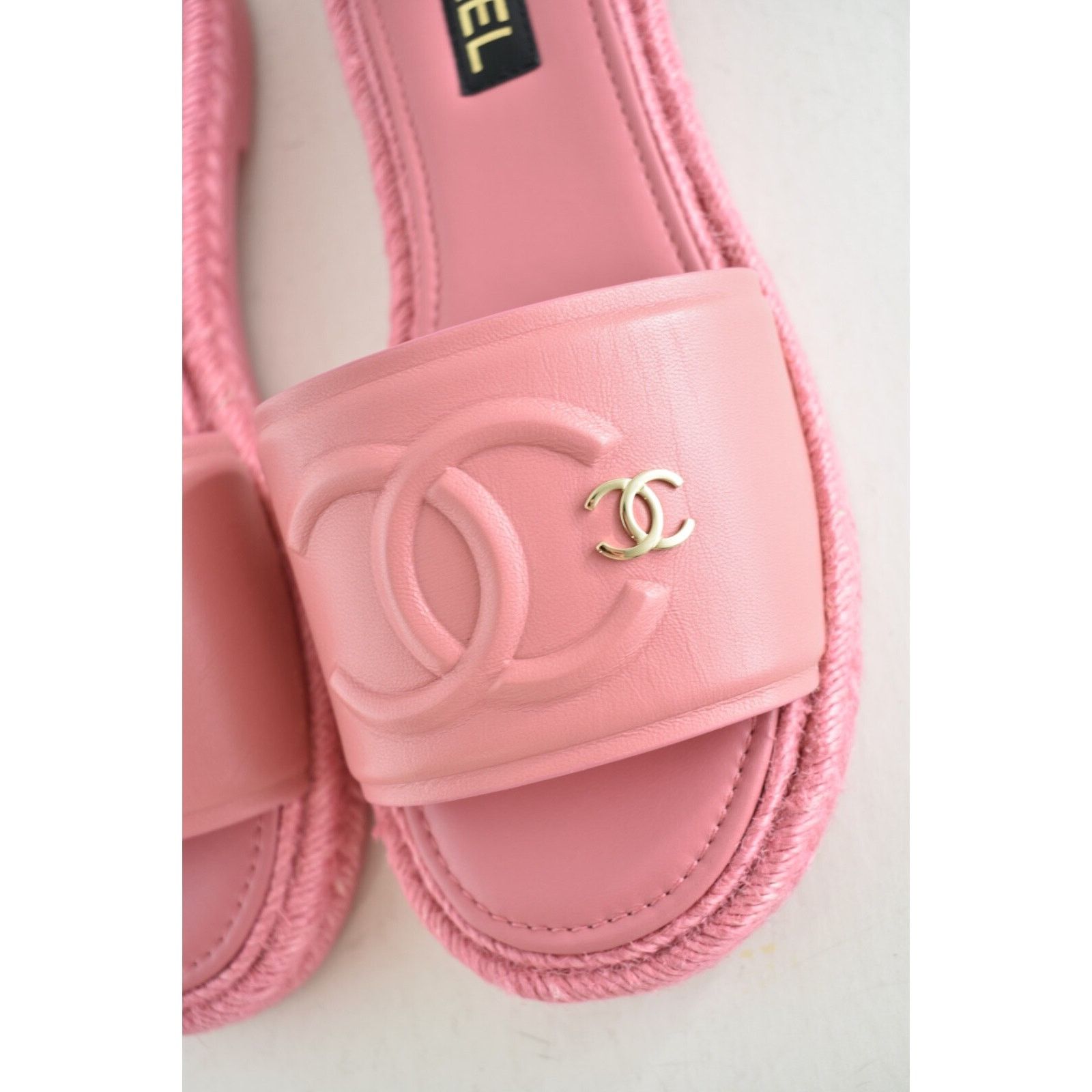 Chanel Chanel 23C Pink Lambskin Leather CC Logo Slide Sandal Slip Size US 12 / IT 42 - 8 Thumbnail