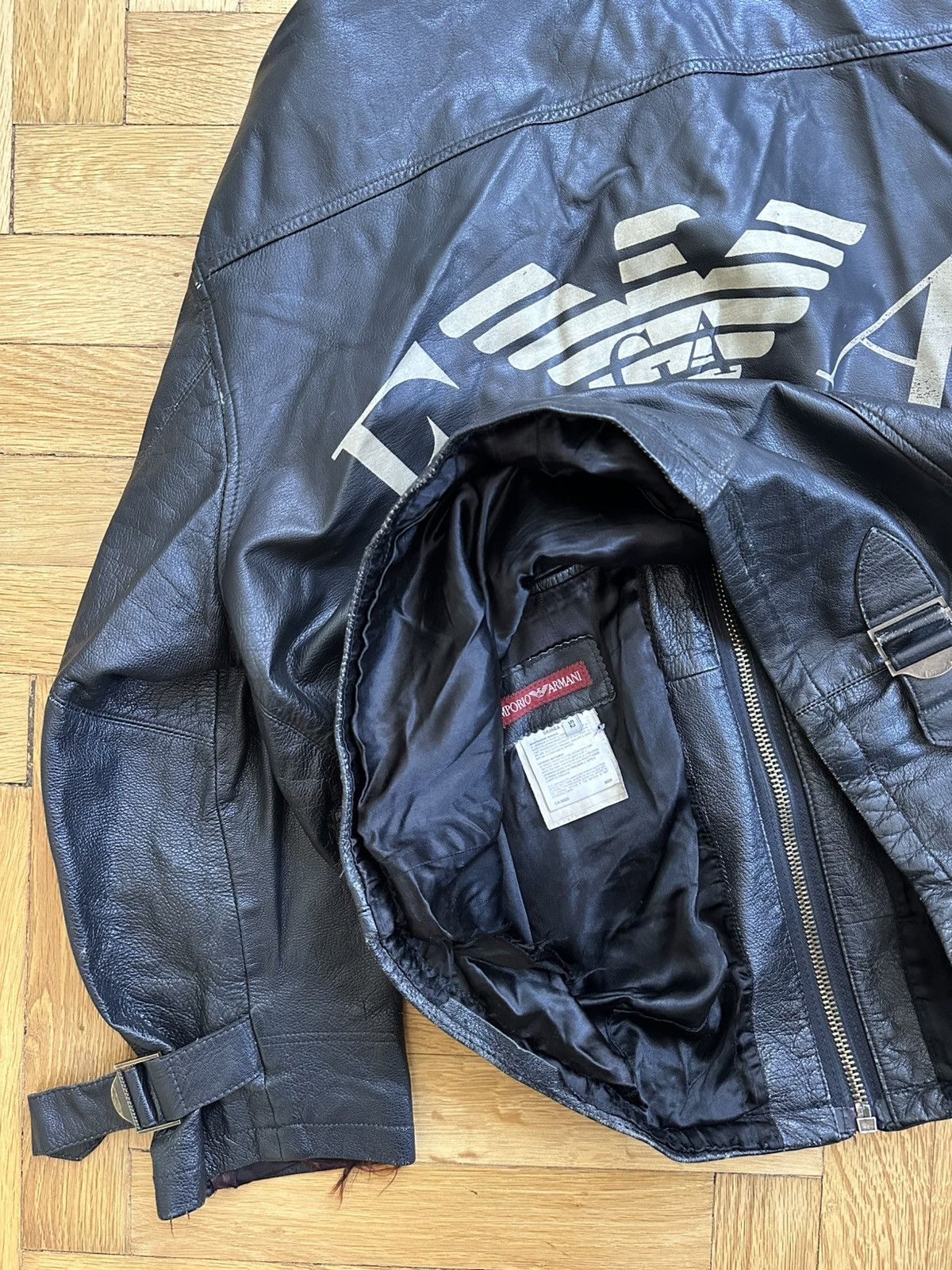 Emporio Armani Emporio Armani Vintage 80s Cropped Buckel Leather Jacket Size US M / EU 48-50 / 2 - 5 Thumbnail