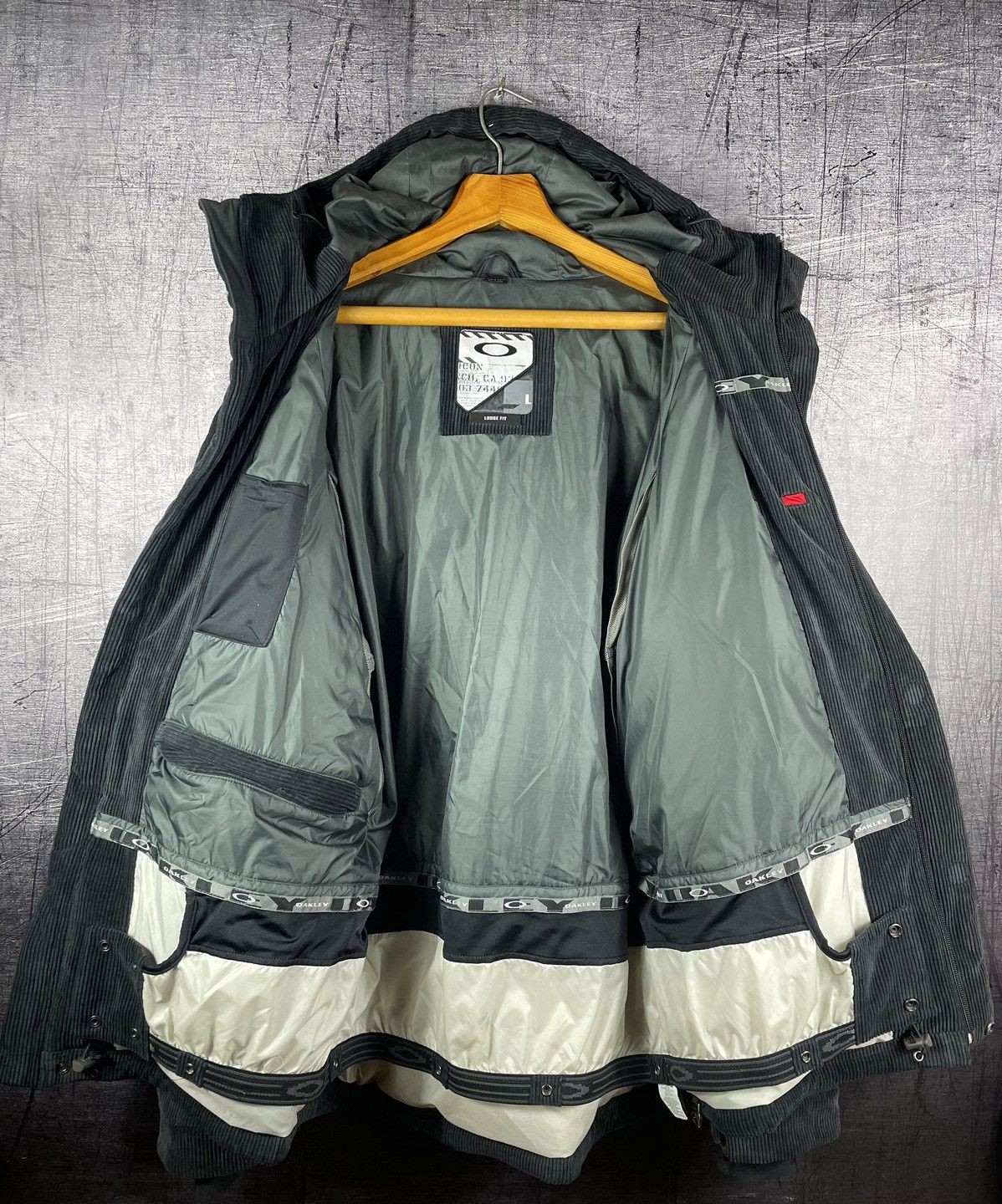 Oakley 2008 Oakley Ventilated Corduroy Puffer Jacket Size US L / EU 52-54 / 3 - 10 Thumbnail