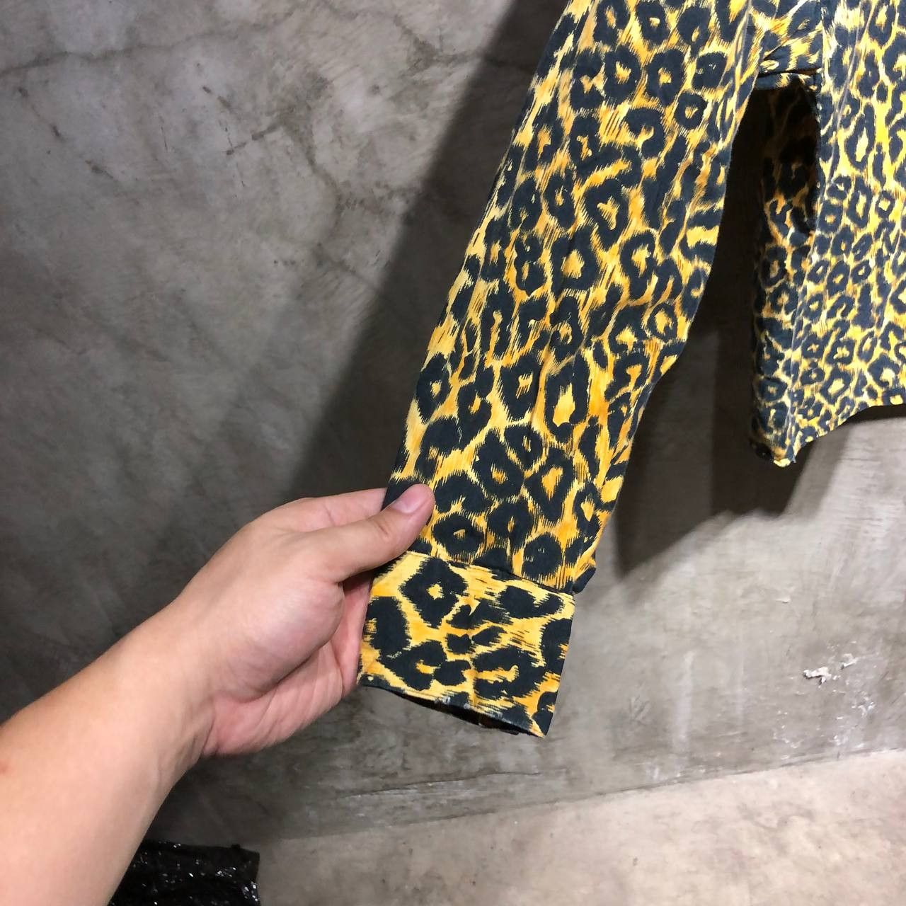 Versus Versace Versace Versus Leopard print button down long sleeves Size US M / EU 48-50 / 2 - 8 Thumbnail