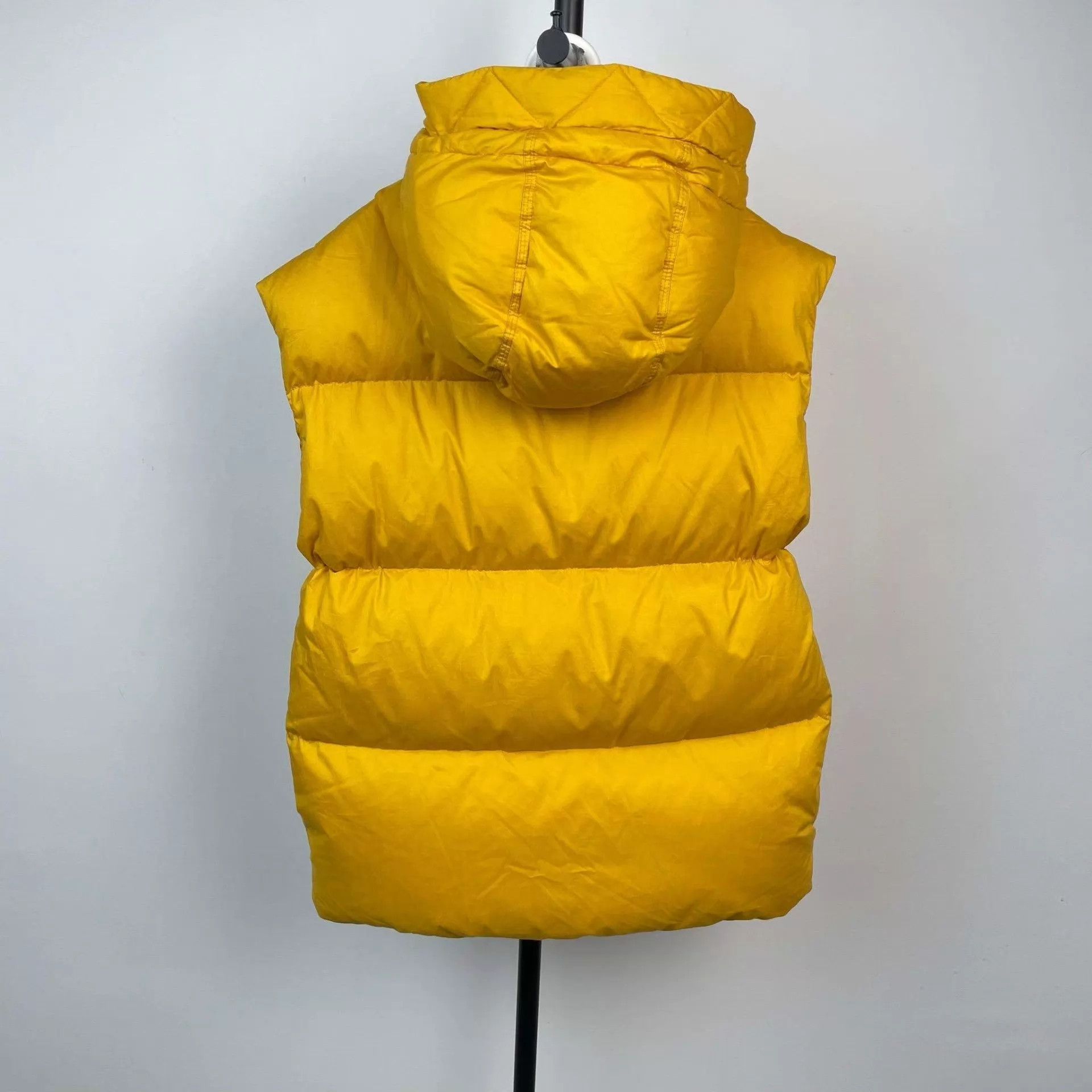 Moncler Moncler longline yellow down vest size 0 Size XS / US 0-2 / IT 36-38 - 2 Thumbnail