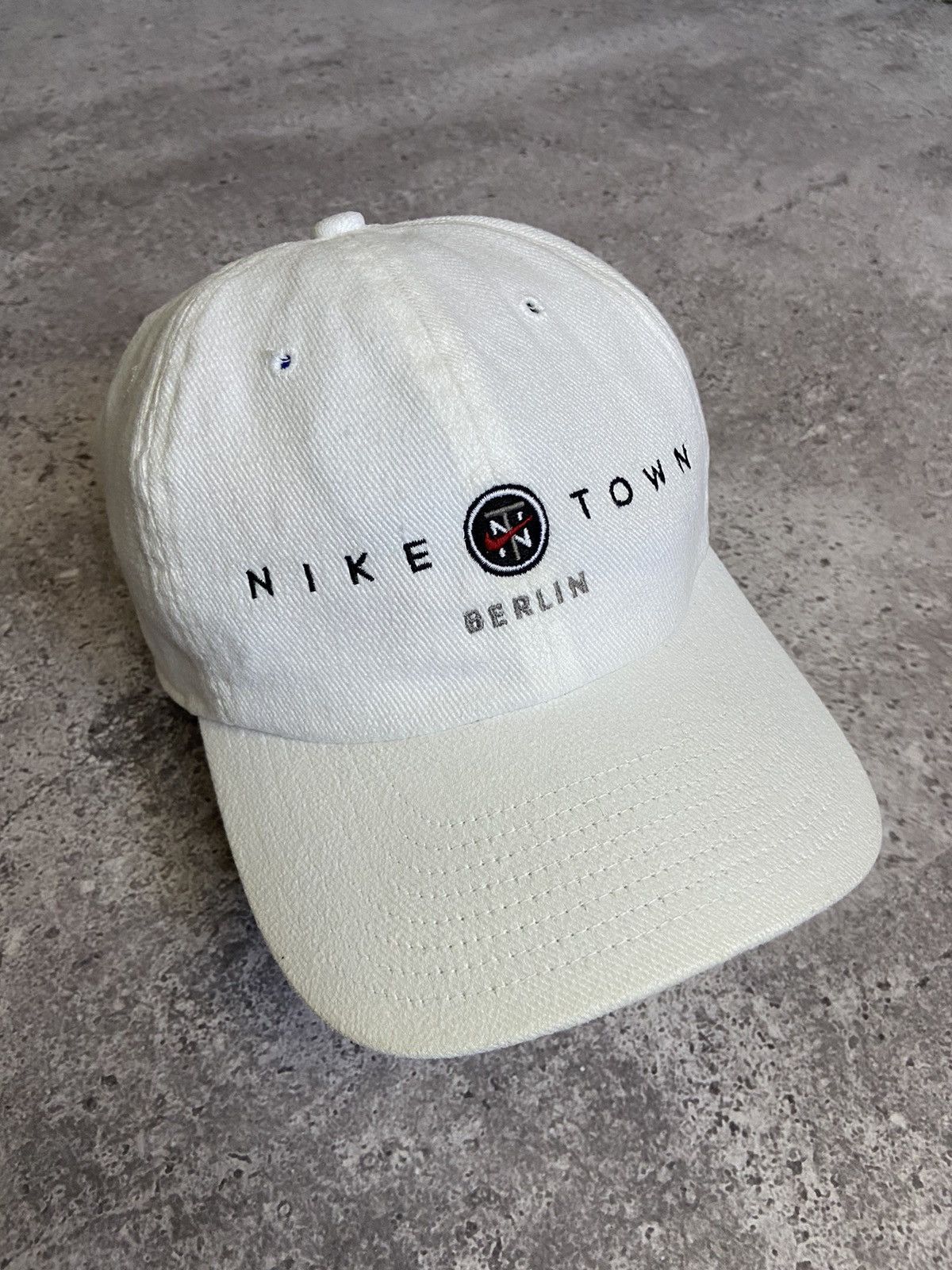 Nike Vintage Nike Town Berlin Cap 90s Hat Size ONE SIZE - 1 Thumbnail