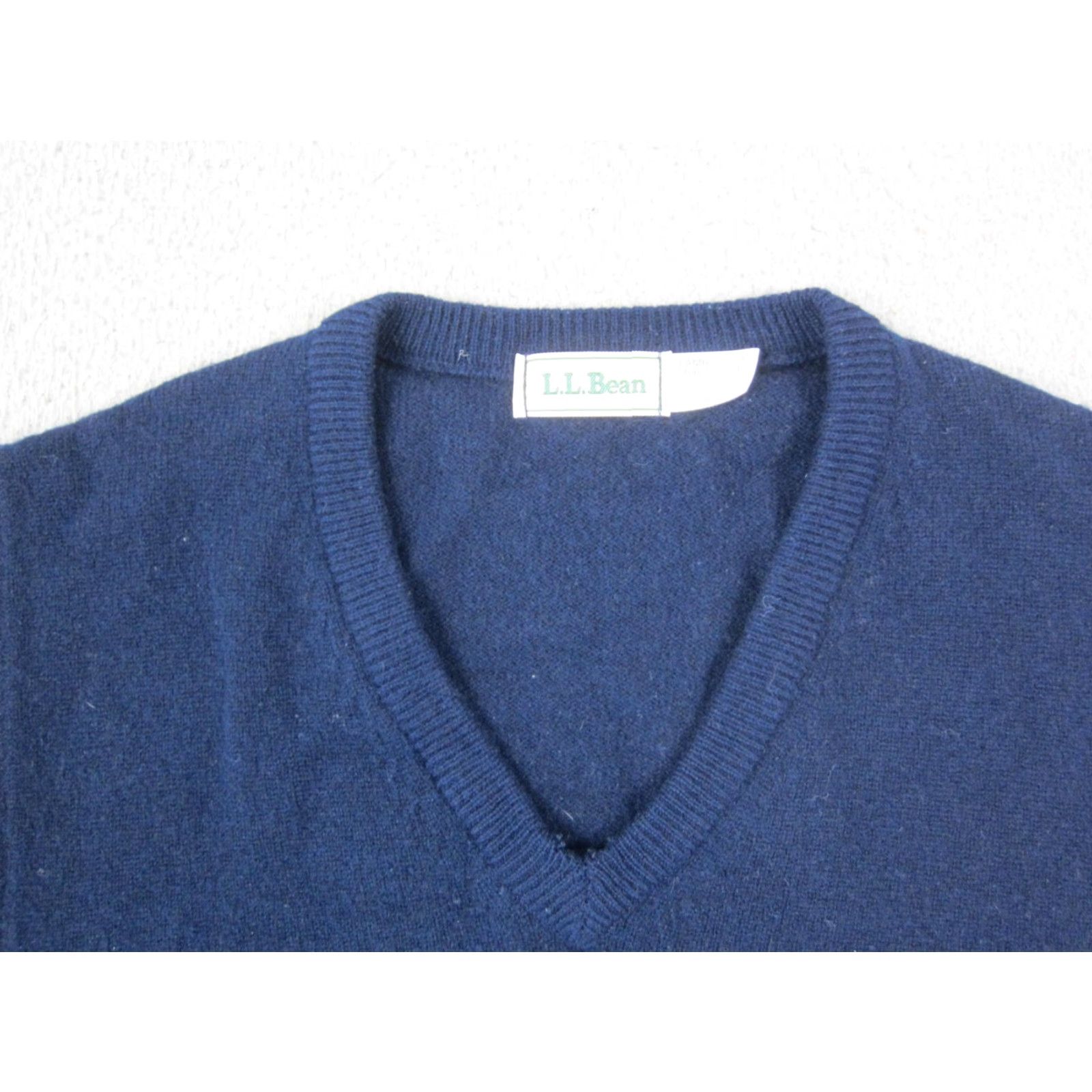 Vintage VINTAGE L.L. Bean Vest Sweater Mens L Blue Wool V-Neck Scotland 80s Size US L / EU 52-54 / 3 - 2 Thumbnail