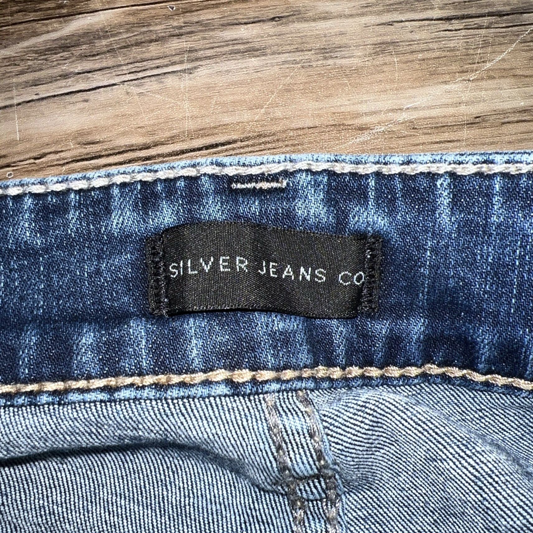 Silver Jeans Co. VINTAGE Silver Jeans Co Avery Slim Boot Blue Jeans Womens 29x31 Slimming Bootcut Metal Theme 90s Womens Size 29" - 5 Thumbnail