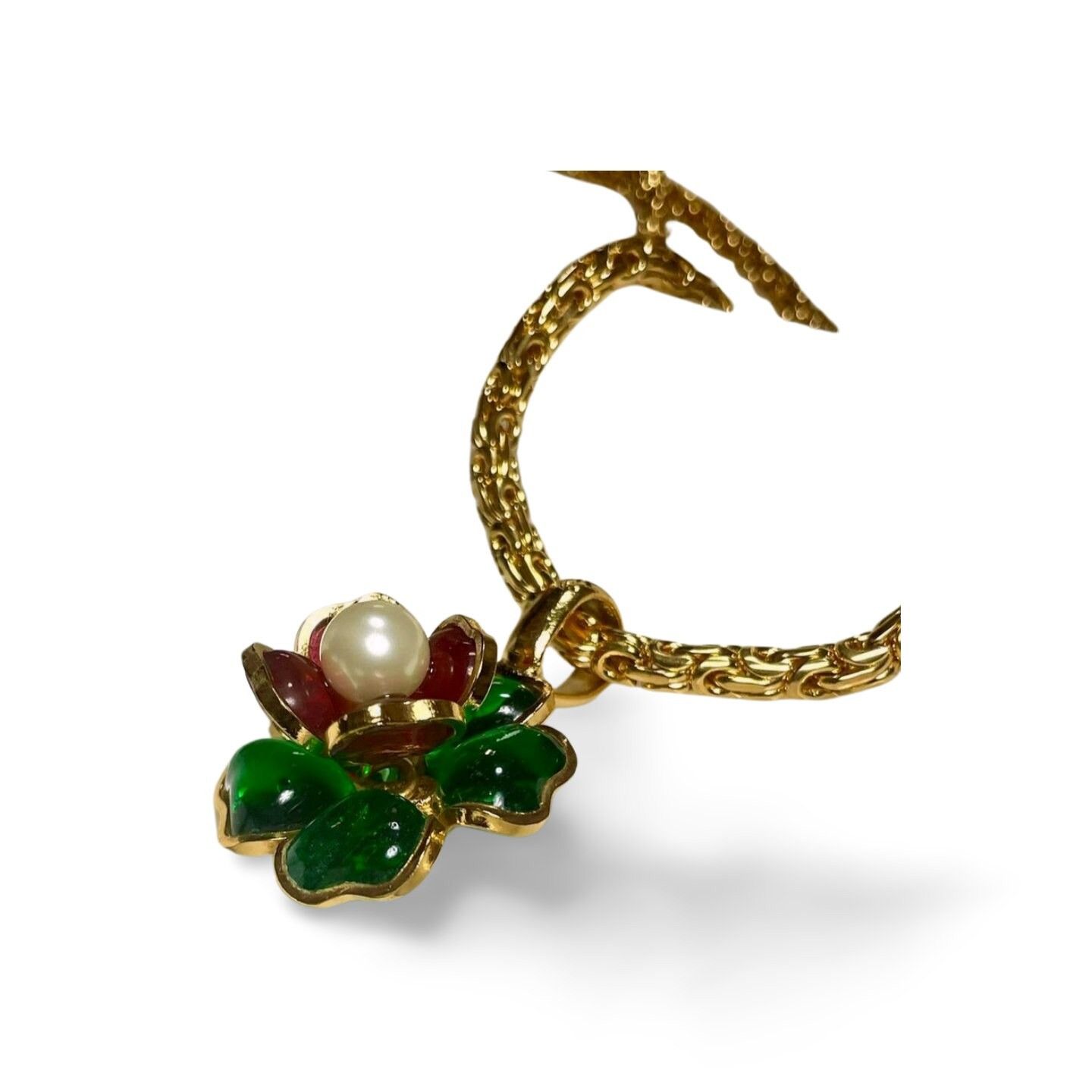 Chanel Vintage CHANEL green and red gripoix flower top necklace Size ONE SIZE - 9 Thumbnail
