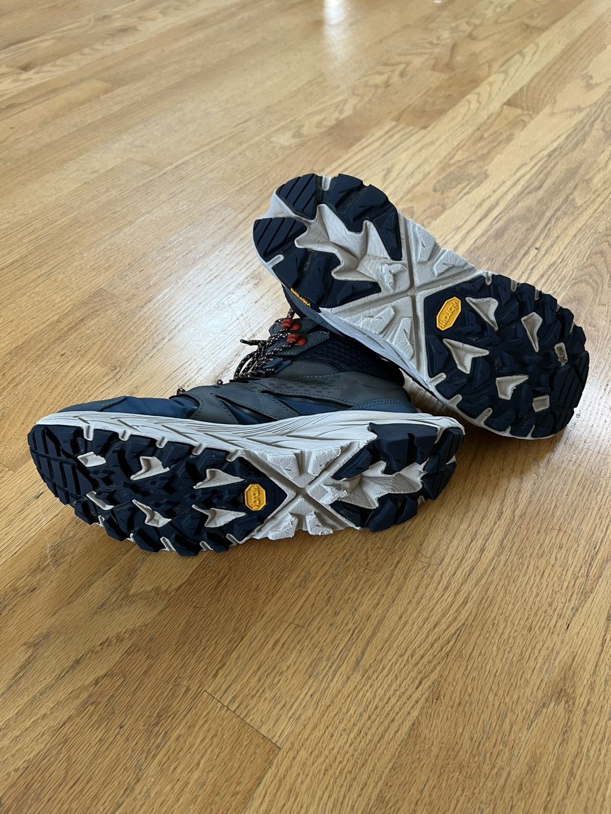 Hoka Hoka One One Women’s Anacapa Mid GTX Hiking Boots Size US 8.5 / IT 38.5 - 5 Thumbnail