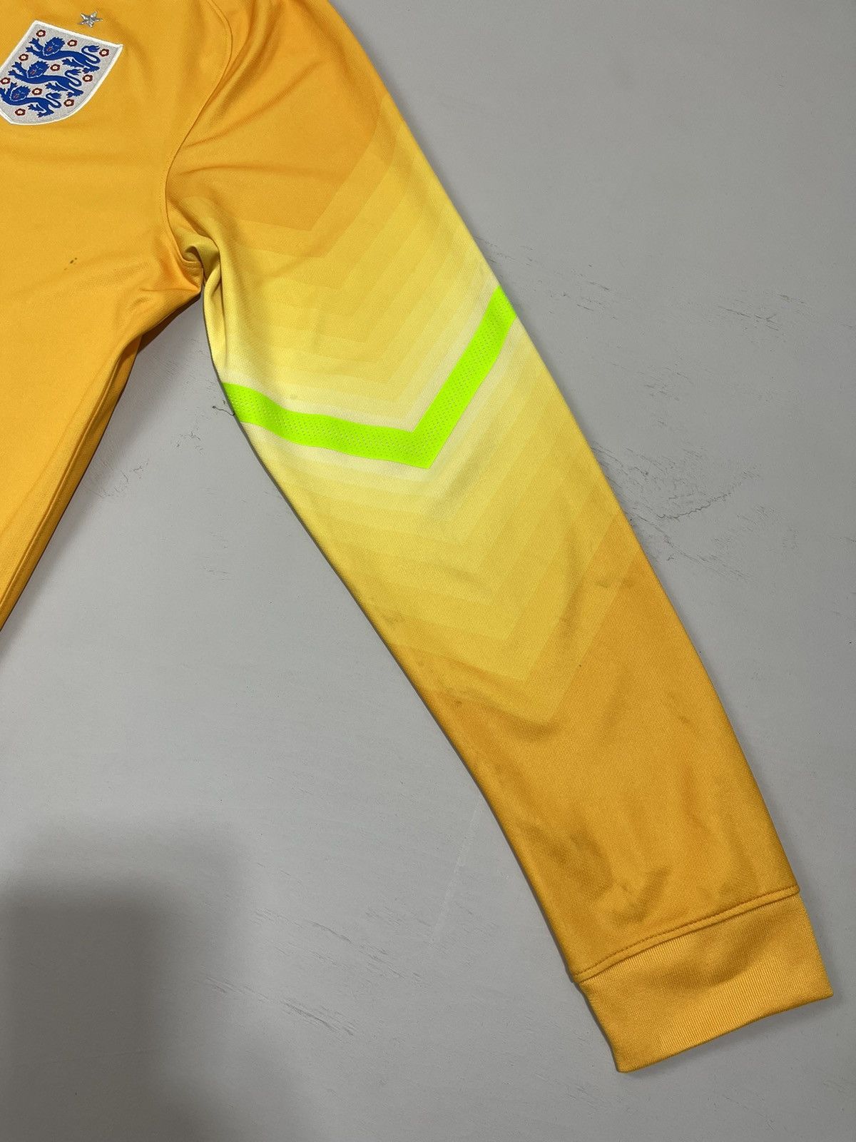 Nike Nike England Team Goalkeeper Soccer Jersey 2014 Blokecore Size US L / EU 52-54 / 3 - 15 Thumbnail