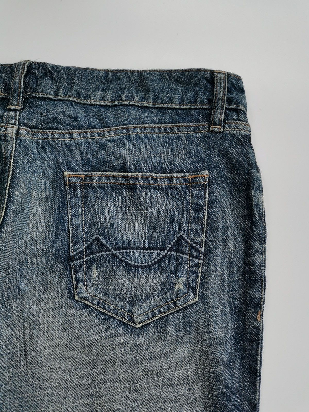 Mossimo Mossimo Bootcut Distressed Jeans ERD Grunge Size 34" / US 12 / IT 48 - 6 Thumbnail