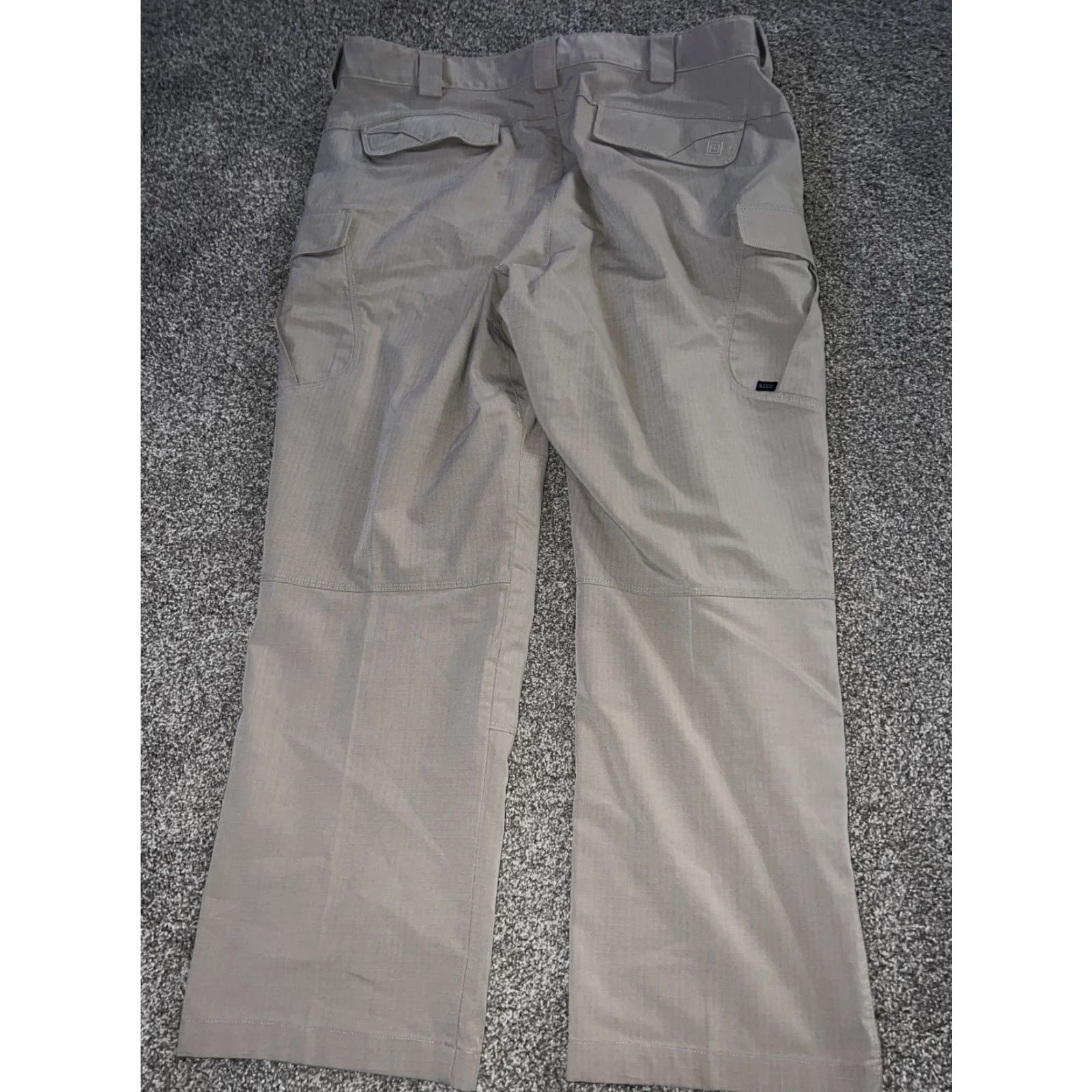 Vintage VINTAGE 5.11 Tactical Cargo Pants Beige Mens 40x30 Regular Size 40 Beige Cargo Pants Mens 40x30 5.11 Tactical Size US 40 / EU 56 - 4 Thumbnail