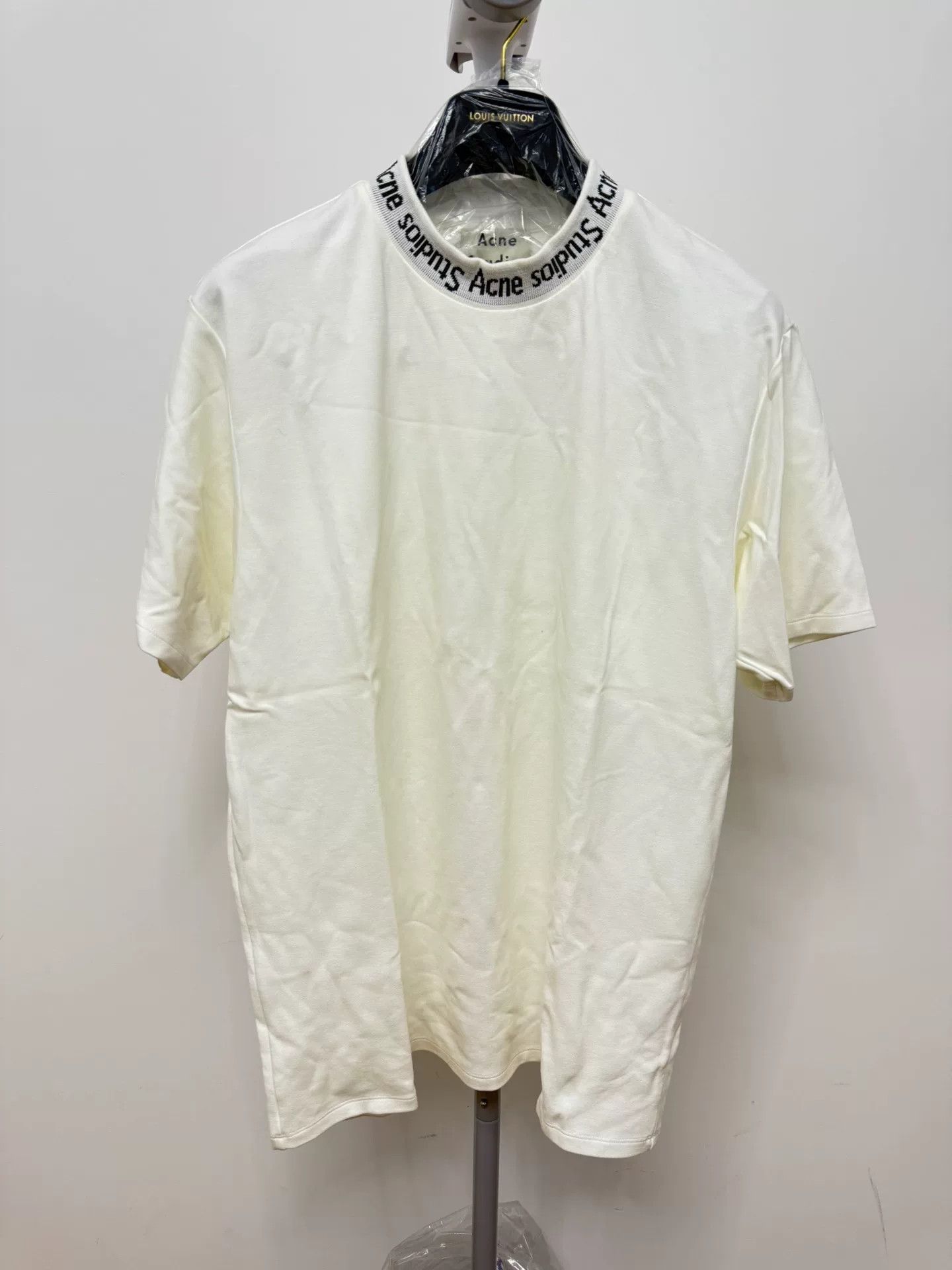 Acne Studios Acne Studios Letter Neck Short Sleeve T-Shirt XL Size US XL / EU 56 / 4 - 1 Thumbnail
