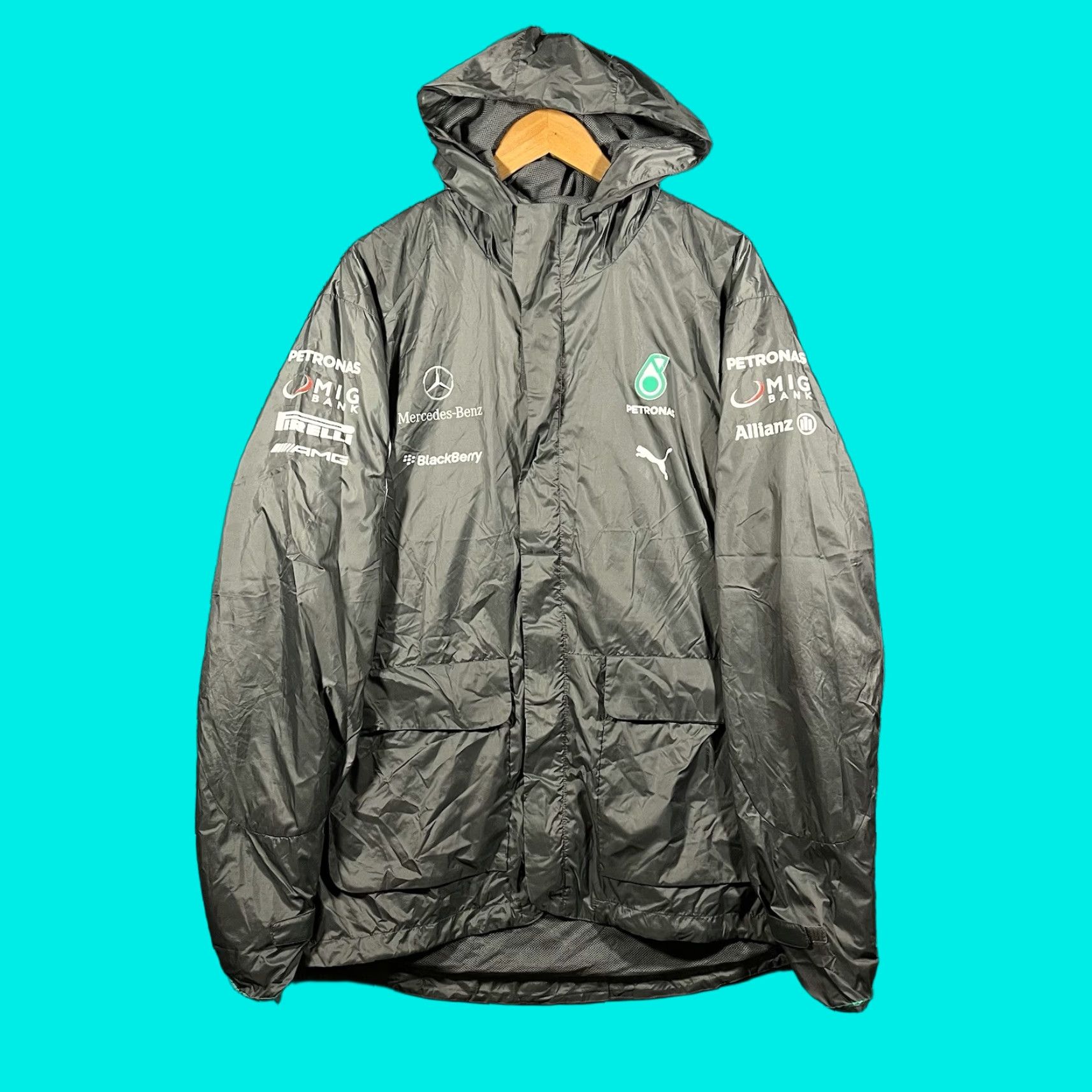 Puma PUMA Mens Windbreaker Jacket XL Gray Mercedes AMG Petronas Racing F1 Formula One 1 Nylon Racing Mercedes Figure? Size US XL / EU 56 / 4 - 1 Thumbnail