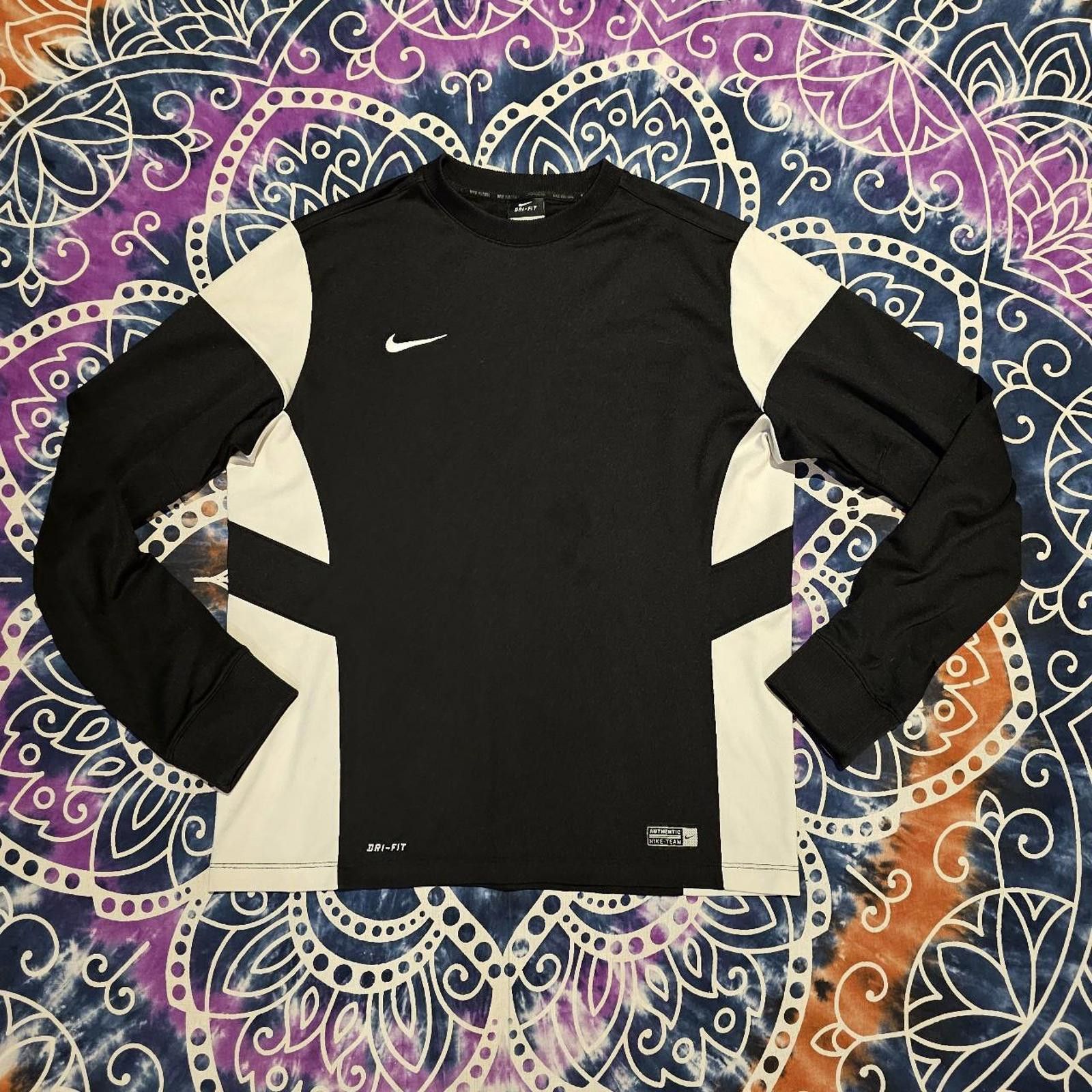 Nike Nike Dri Fit Kid's Black and White XL Gym Shirt Size US XL / EU 56 / 4 - 1 Thumbnail