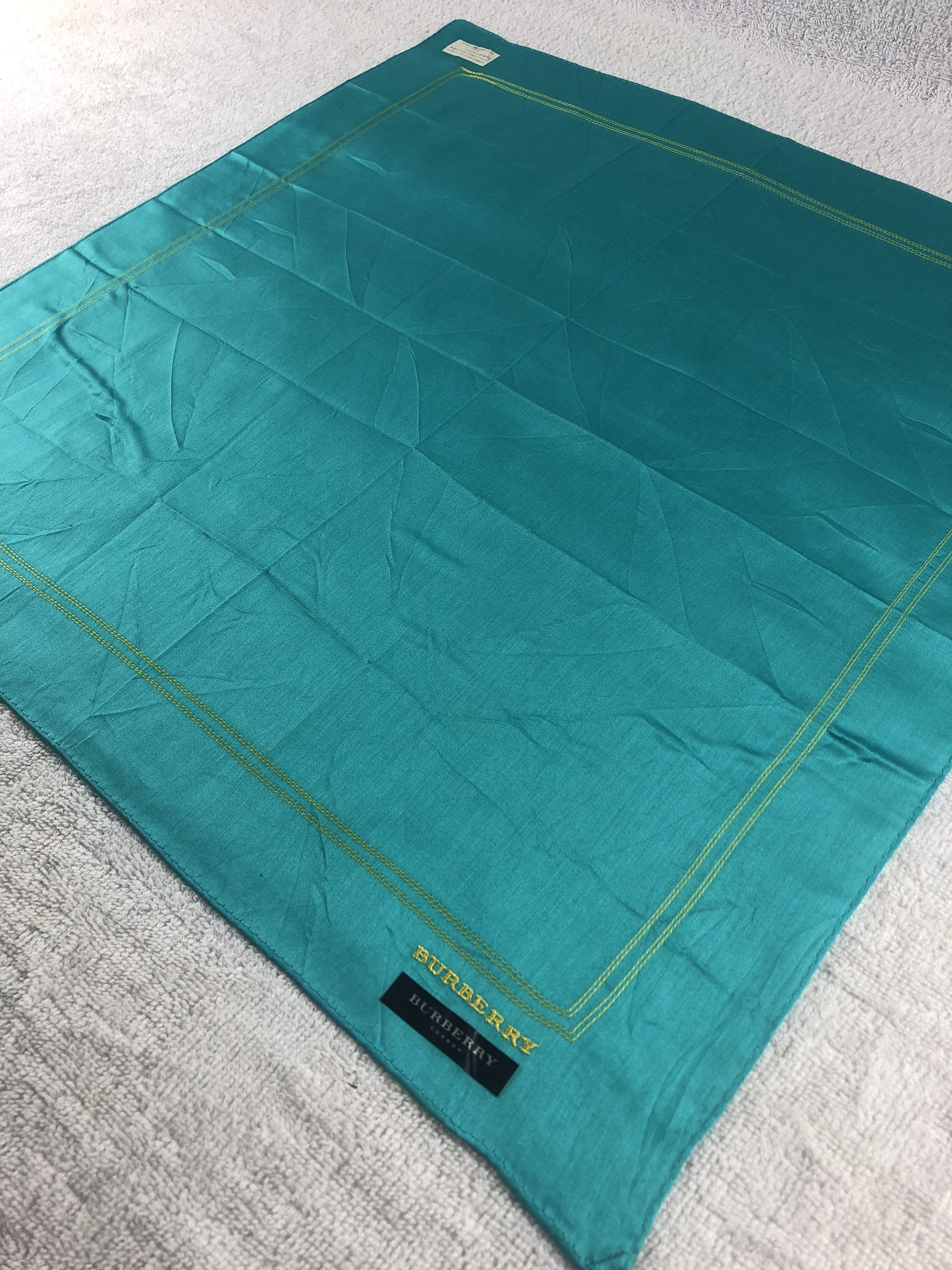 Burberry Burberry Handkerchief / Bandana / Neckerchief Size ONE SIZE - 4 Thumbnail