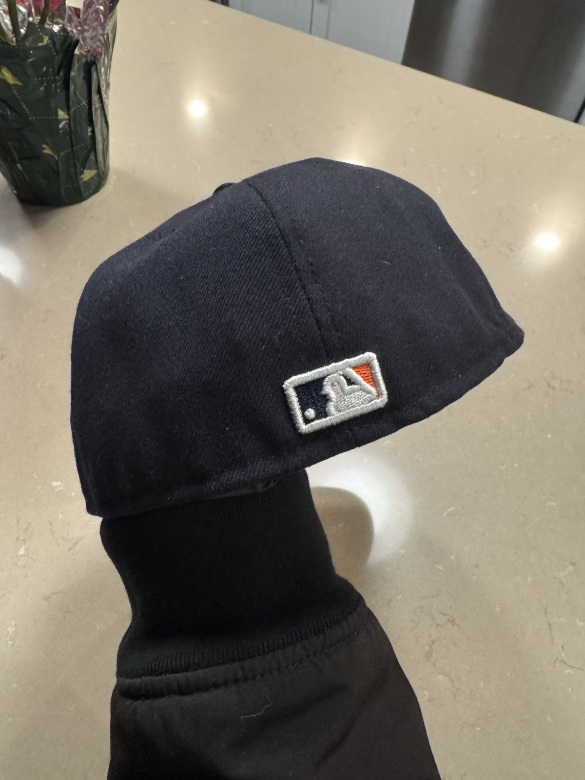 Other Huston new era 7 1/8 Size 30 - 3 Thumbnail