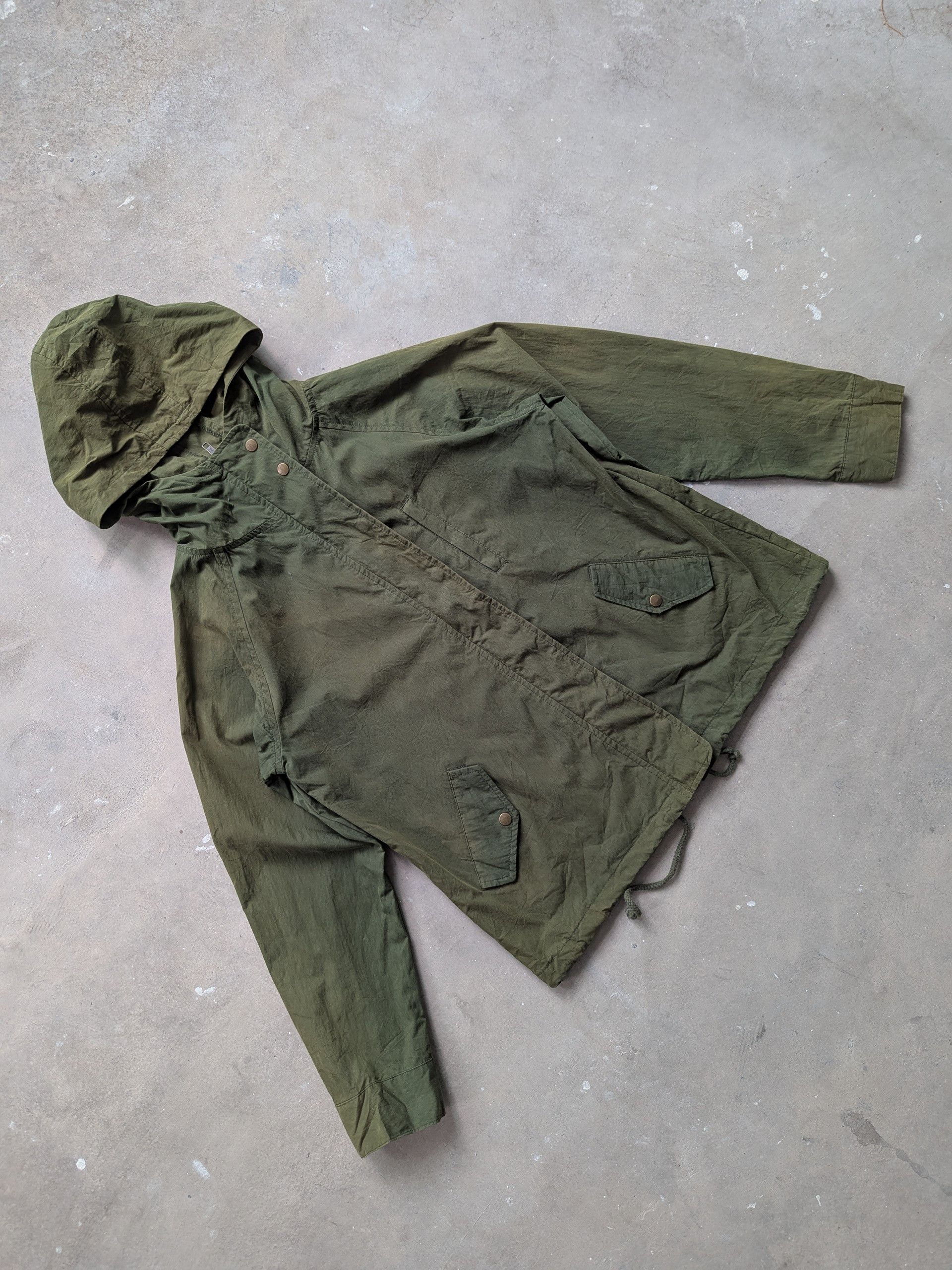 Japanese Brand × Vintage Vintage Hoodie Windbreaker Jacket Sun Faded by Loytaa Size US M / EU 48-50 / 2 - 3 Thumbnail