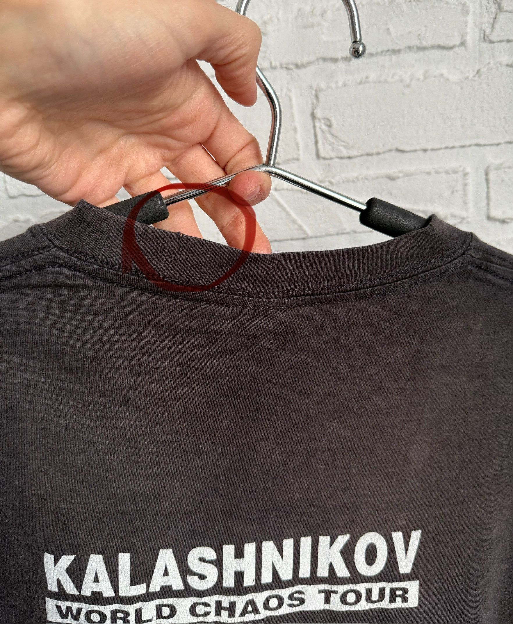 Band Tees Vintage Kalashnikov world chaos tour t-shirt Size US L / EU 52-54 / 3 - 10 Thumbnail