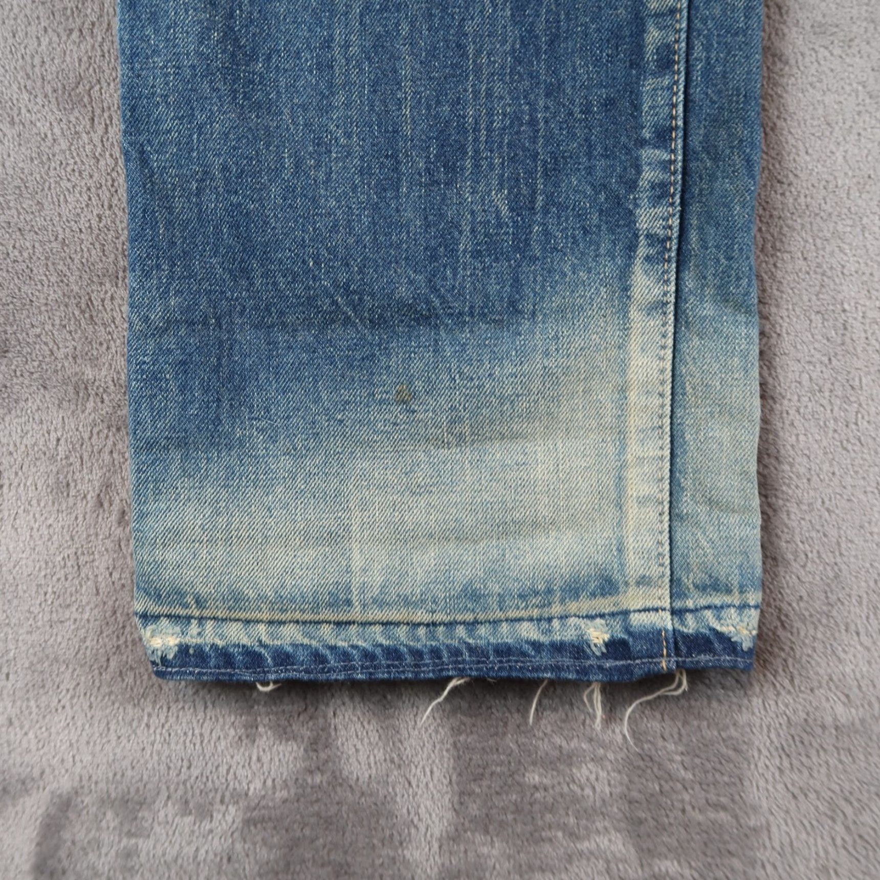 Chimala Chimala Men's Straight Jeans 31x26.25 Medium Wash Blue Distressed Denim Japan Size US 31 - 4 Thumbnail