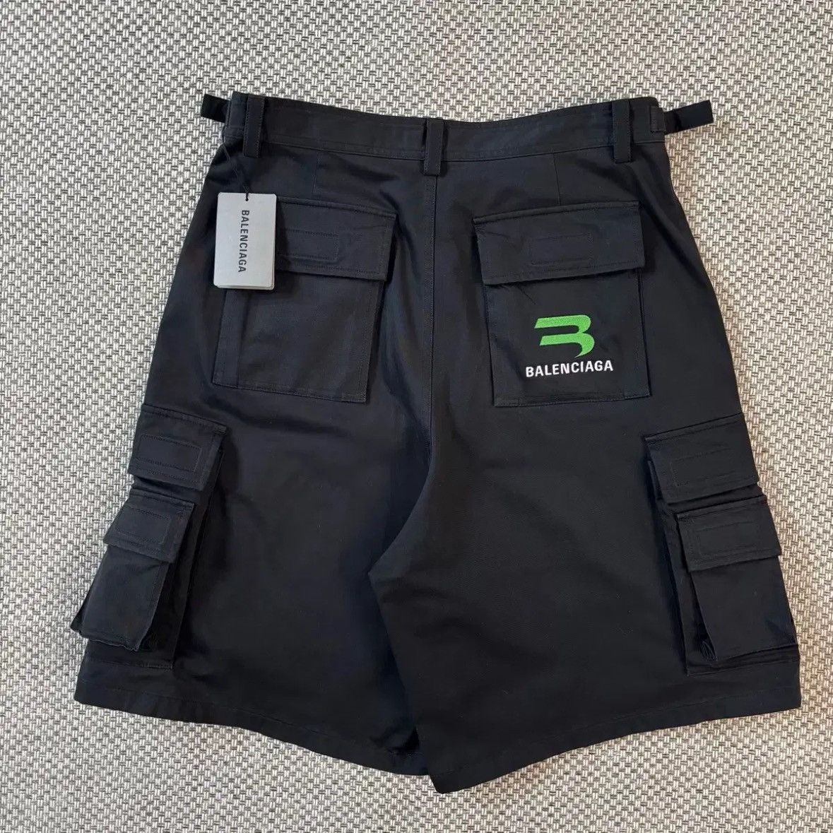 Balenciaga Balenciaga Gamer Cargo Short Pants Size US 29 - 2 Thumbnail