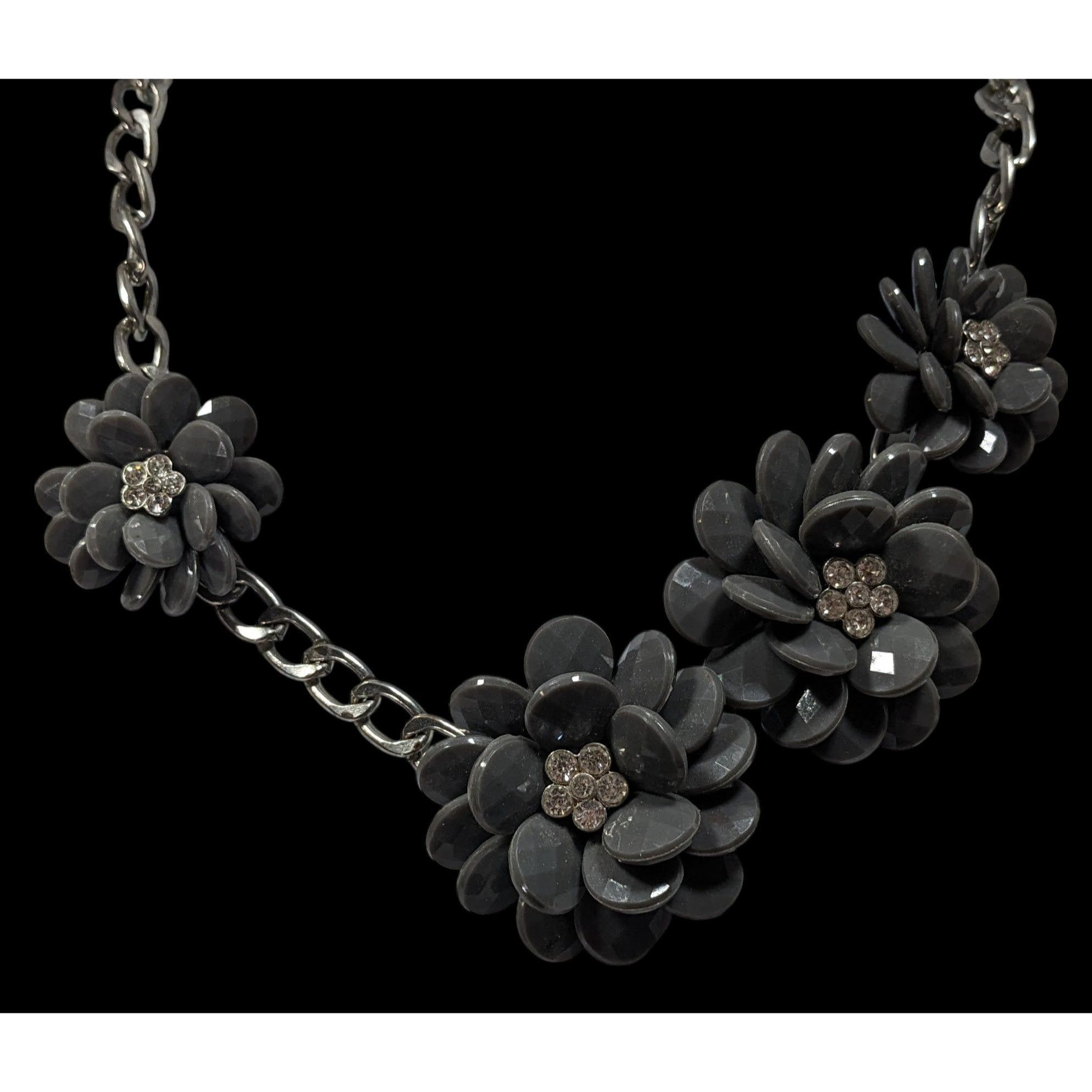 Other Floral Cottagecore Grey And Silver Tone Necklace With Rhines Size ONE SIZE - 5 Thumbnail