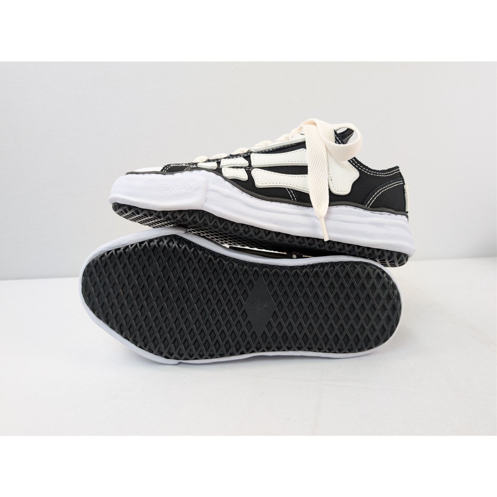 Amiri o1rshd1 Maison Mihara Yasuhiro Low-Top Sneakers in Black Size US 9 / EU 42 - 12 Thumbnail