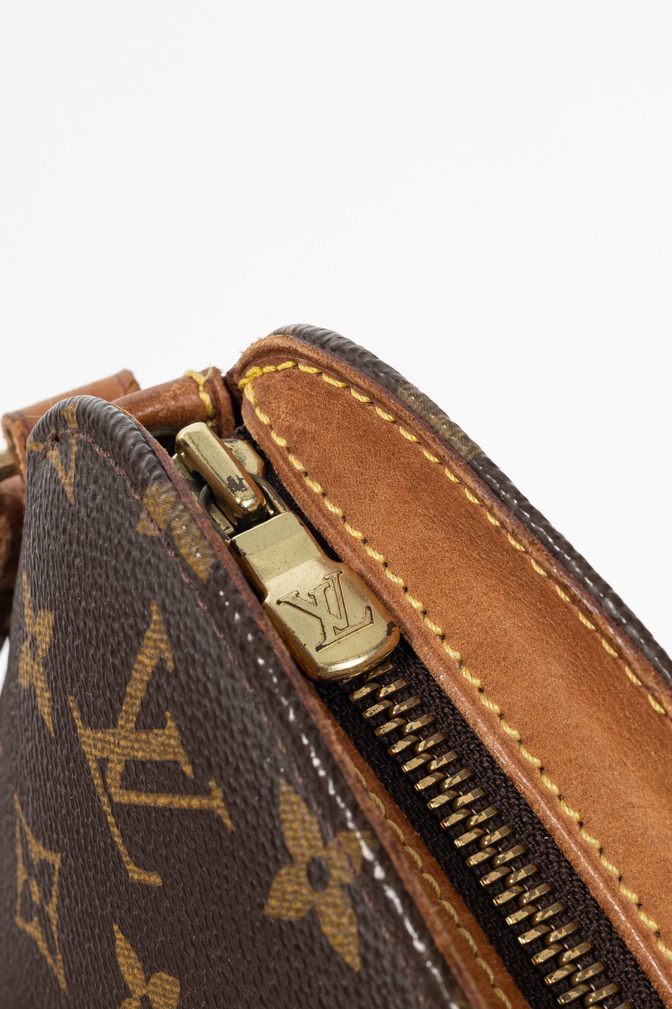 Louis Vuitton Louis Vuitton Drouot Monogram Canvas Crossbody Size ONE SIZE - 9 Thumbnail