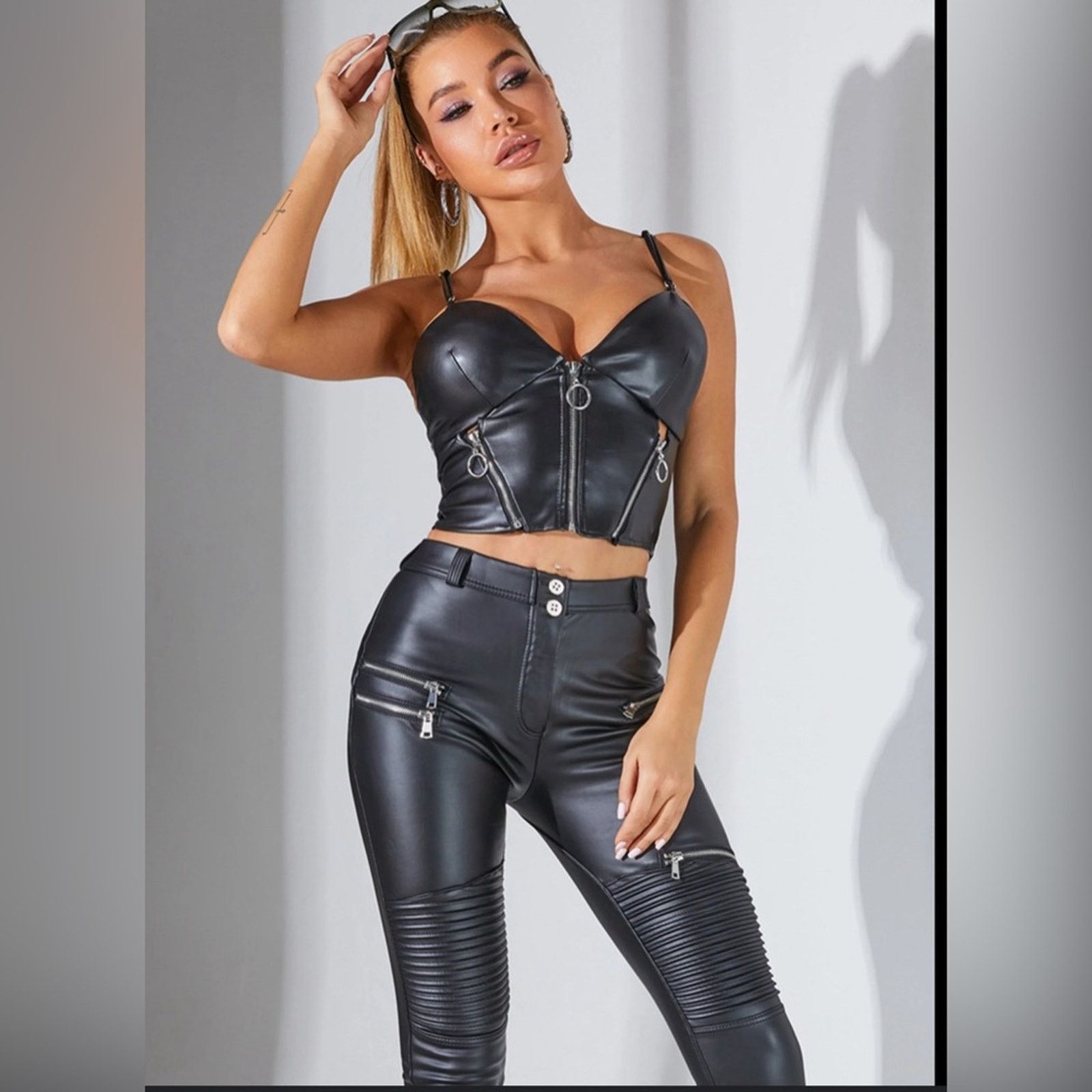 Other Black Faux Leather Zipper Crop Top size M Size M / US 6-8 / IT 42-44 - 1 Thumbnail