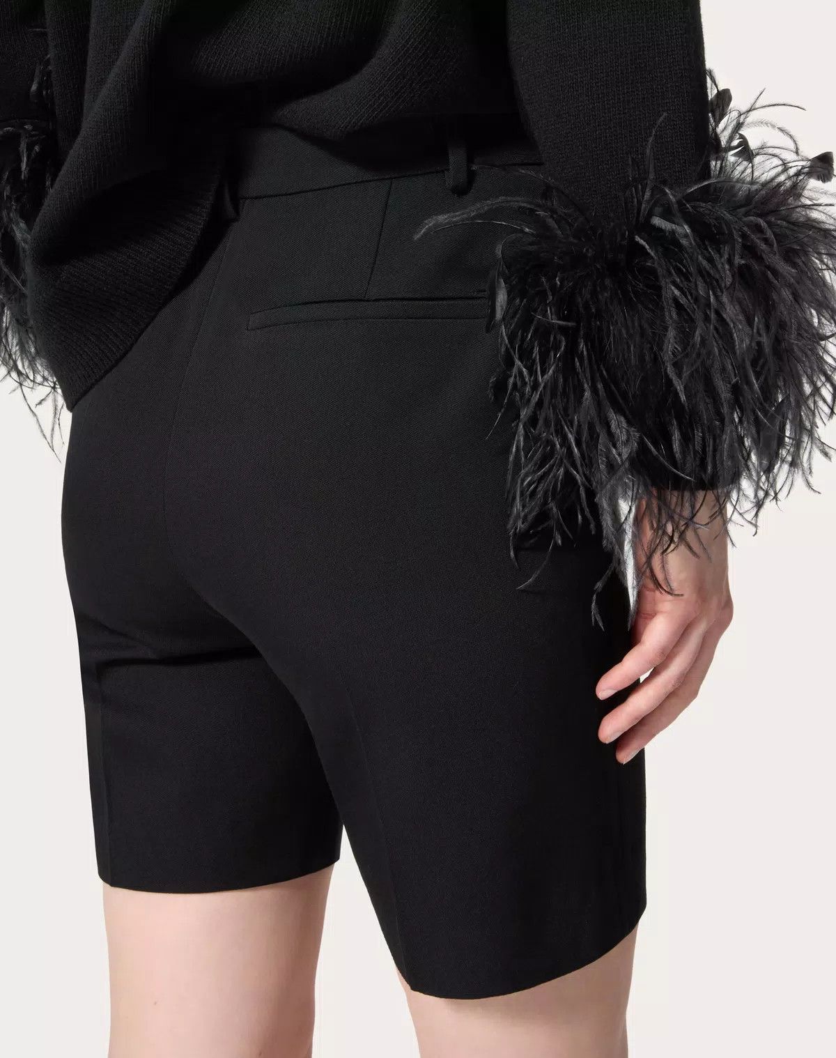 Valentino o1s1wg110426 Grisaille Bermuda Shorts in Nero Size 25" / US 0 / IT 36 - 7 Thumbnail