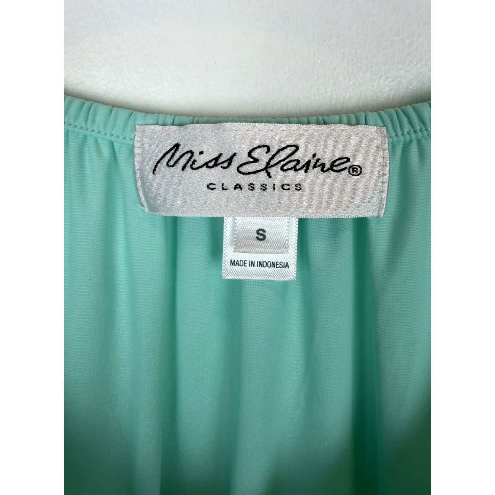 Vintage Miss Elaine Nightgown Small Green Embroidered Nylon Flutter Sleeves Size ONE SIZE - 3 Thumbnail