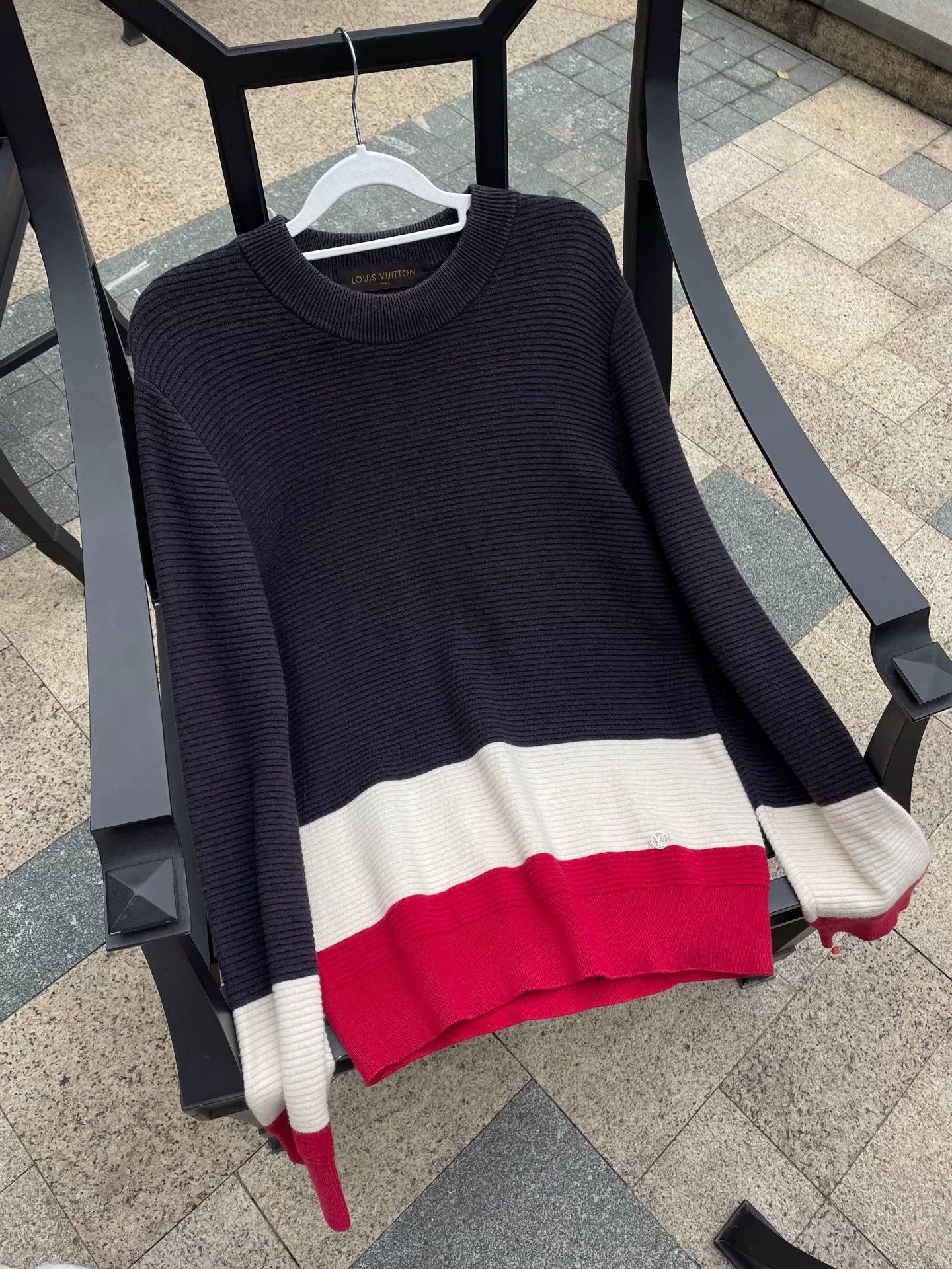 LVXWA Stylish Louis Vuitton Layering Top Size XS / US 0-2 / IT 36-38 - 1 Thumbnail