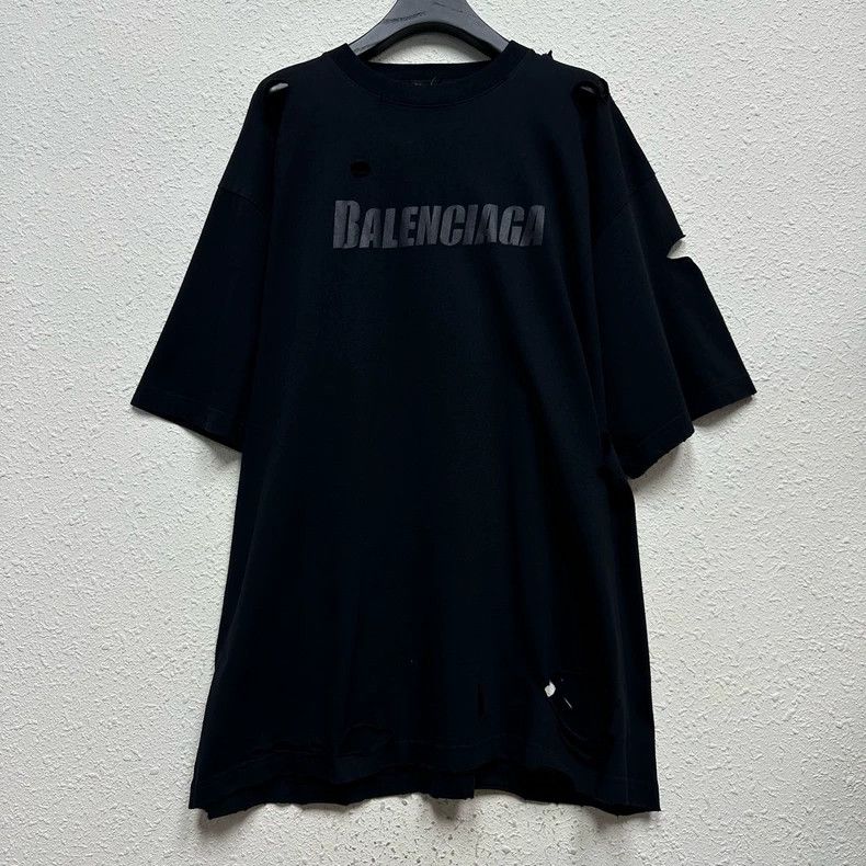 Balenciaga Balenciaga Distressed Logo Short Sleeve Tee Size US M / EU 48-50 / 2 - 1 Thumbnail