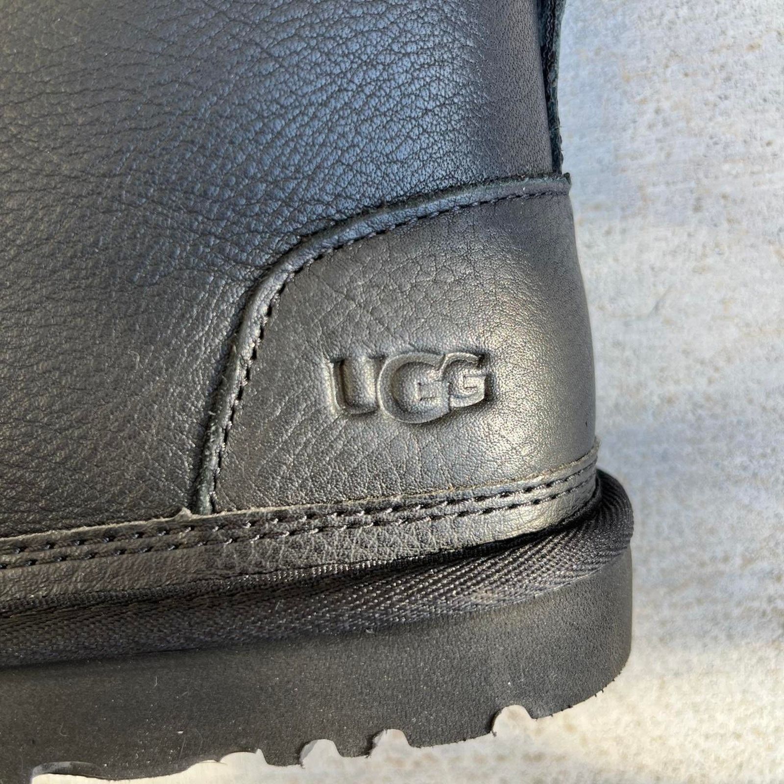 Ugg UGG Neumel in Black Size US 10 / EU 43 - 2 Thumbnail