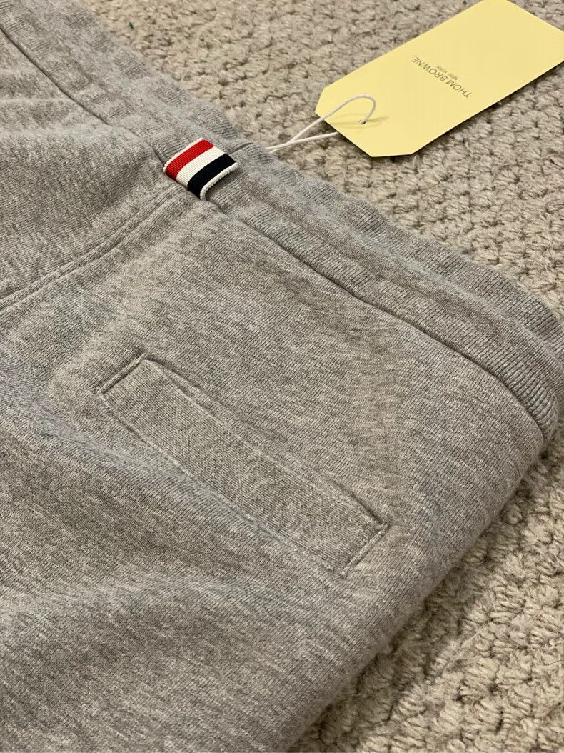 Thom Browne Thom browne Gray classic four-striped shorts 2504-Nextarrow Size US 29 - 4 Thumbnail