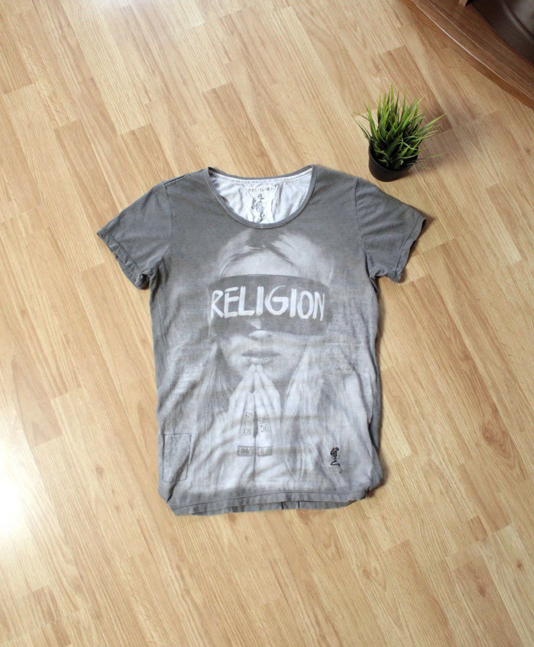 Band Tees 🔥 Vintage Y2K Religion London Streetwear Japan T Shirt Size US S / EU 44-46 / 1 - 1 Thumbnail