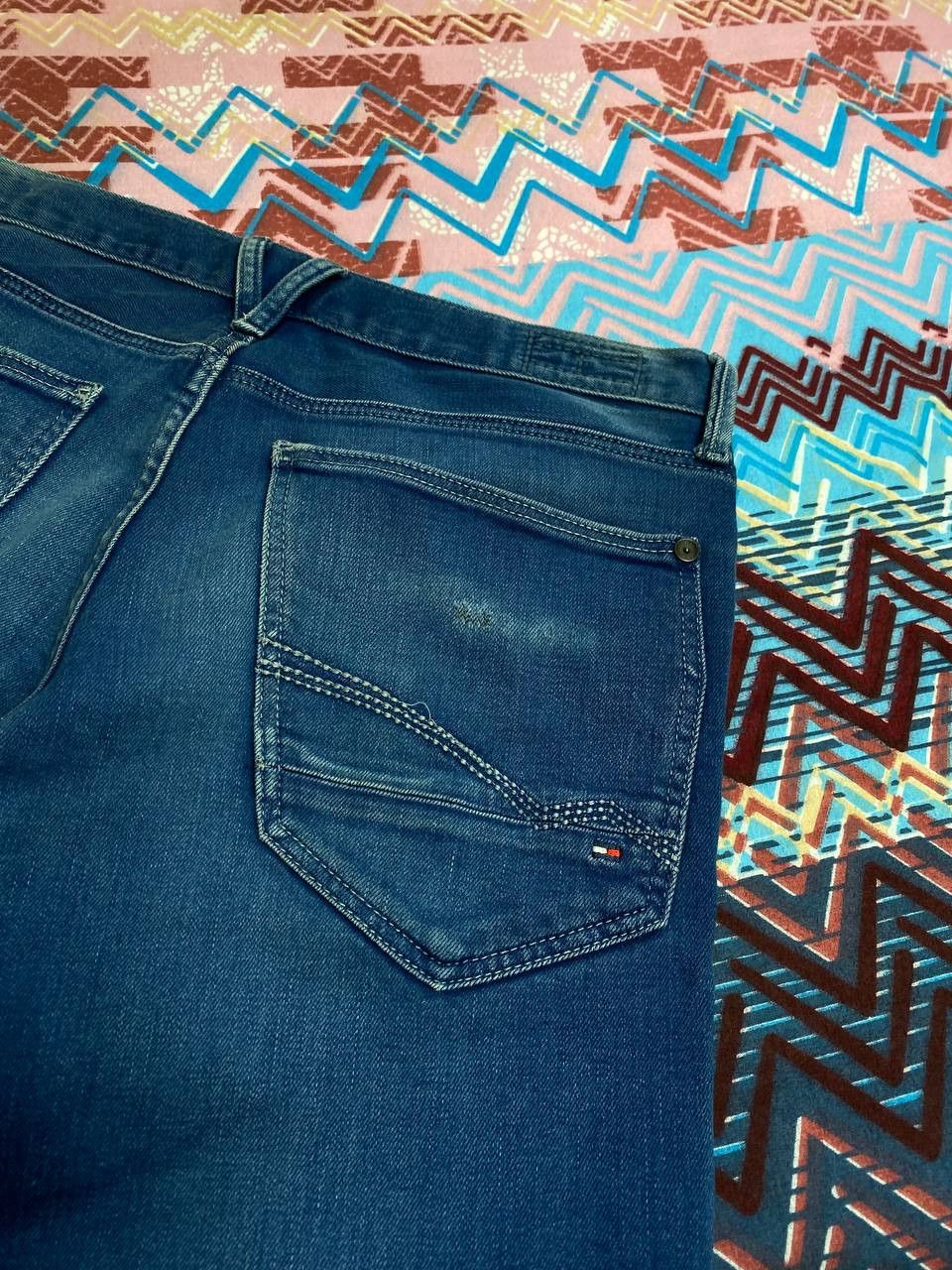Tommy Hilfiger Tommy Hilfiger logo blue jeans vintage Y2K streetwear Size US 33 - 18 Thumbnail
