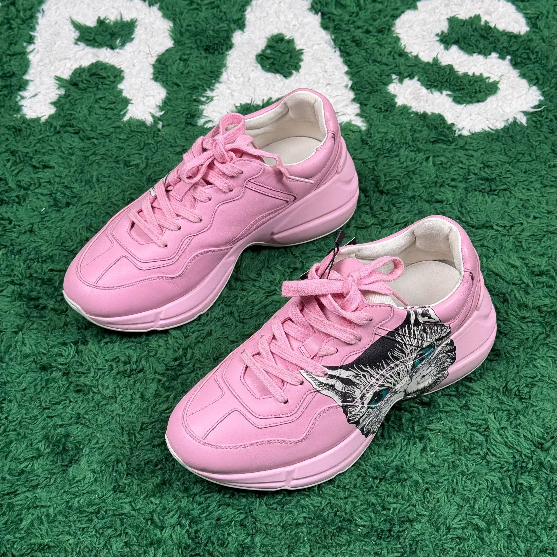Gucci Gucci Printed Pink Lowtop Sneakers us_7 Women Size US 7 / IT 37 - 1 Thumbnail