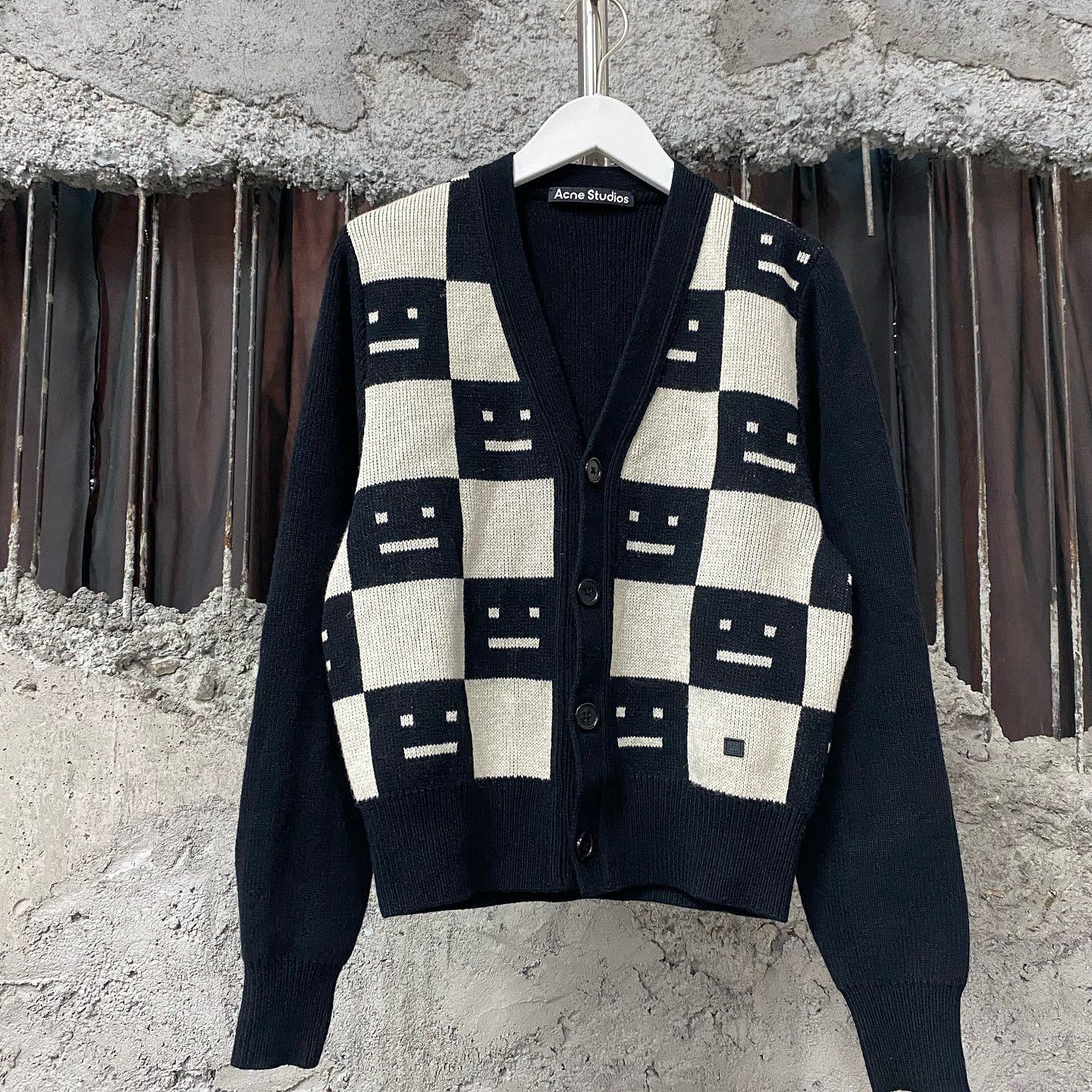 Acne Studios Acne Studios Checkerboard Face Cardigan Size XXS Size US XXS / EU 40 - 1 Thumbnail