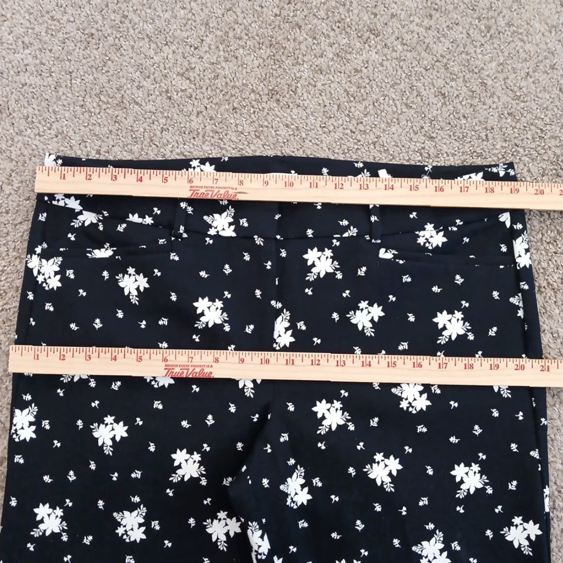 Ann Taylor Ann Taylor Loft Ankle Pants Womens Size 14 Black Floral Crop Pockets Cotton Blend Straight 25.5in Inseam Size 26" / US 2 / IT 38 - 2 Thumbnail